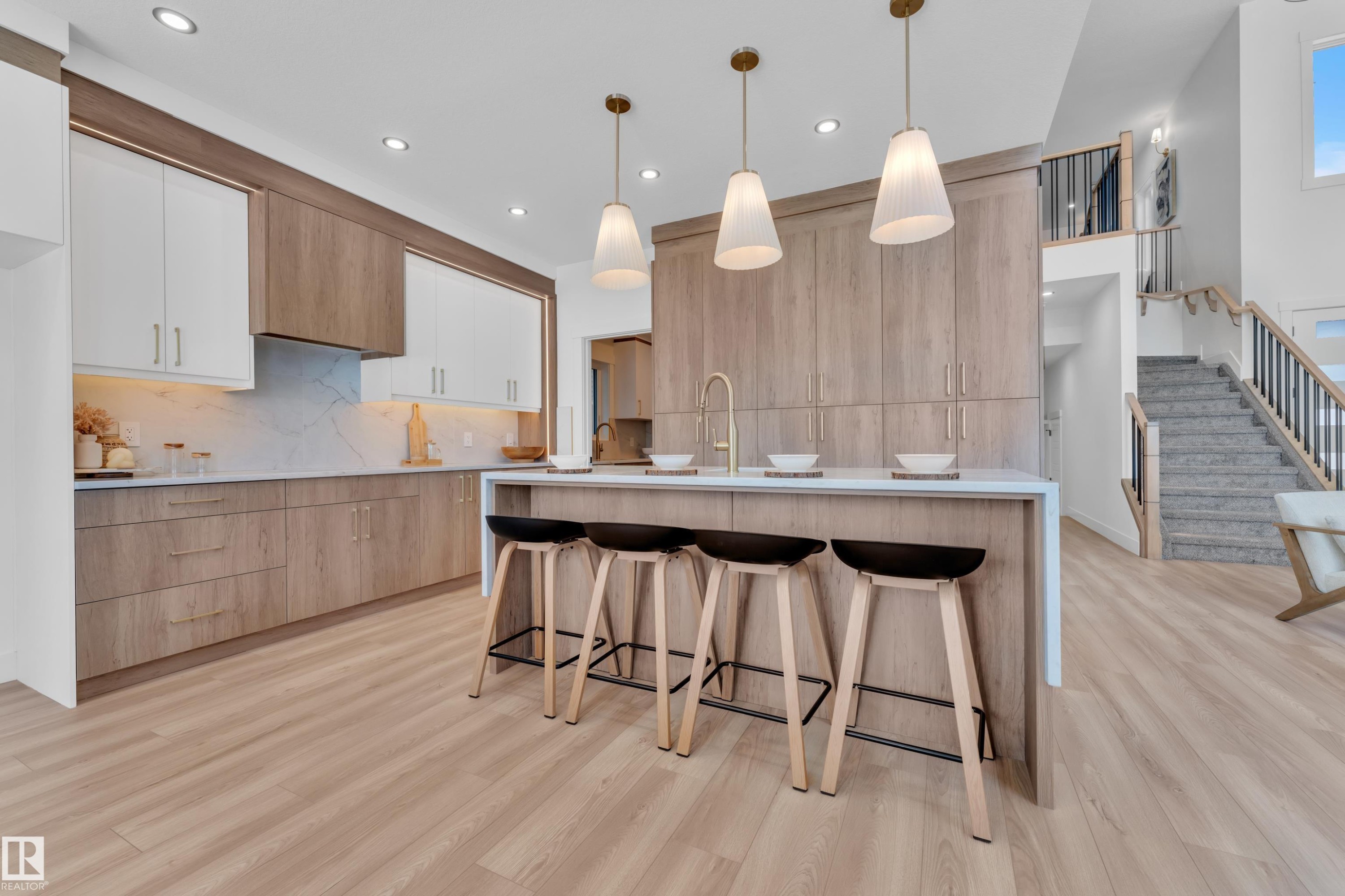 226 Linden Loop, Leduc, AB - Indoor Photo Showing Kitchen With Upgraded Kitchen