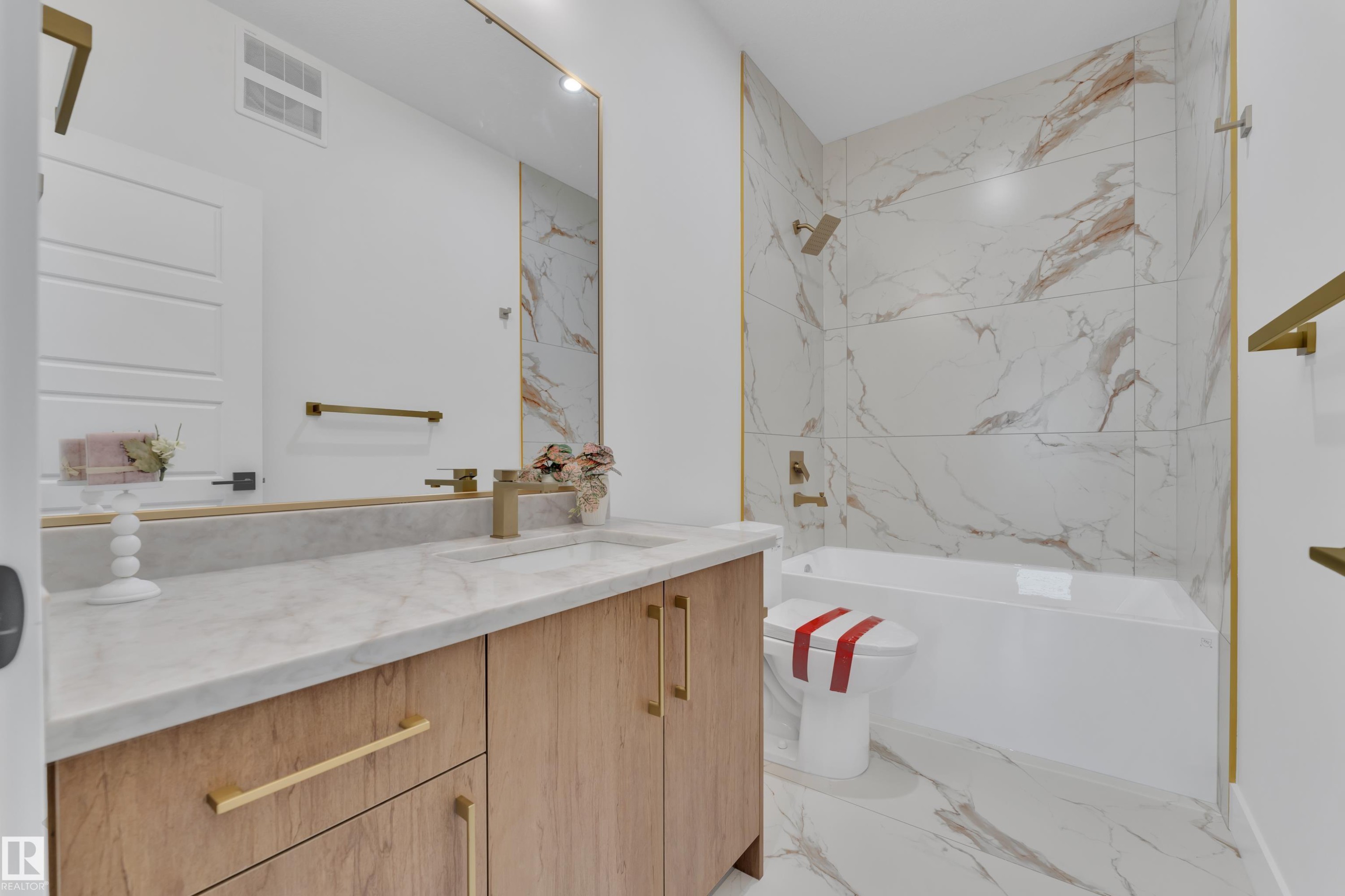 226 Linden Loop, Leduc, AB - Indoor Photo Showing Bathroom