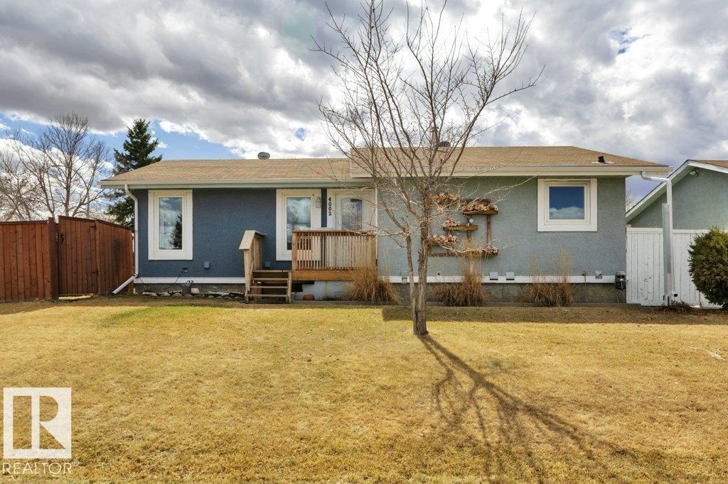 4002 42B Avenue, Leduc, AB - Outdoor