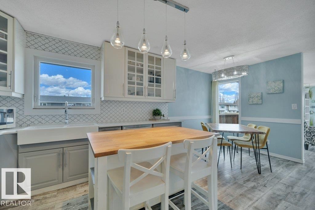 4002 42B Avenue, Leduc, AB - Indoor