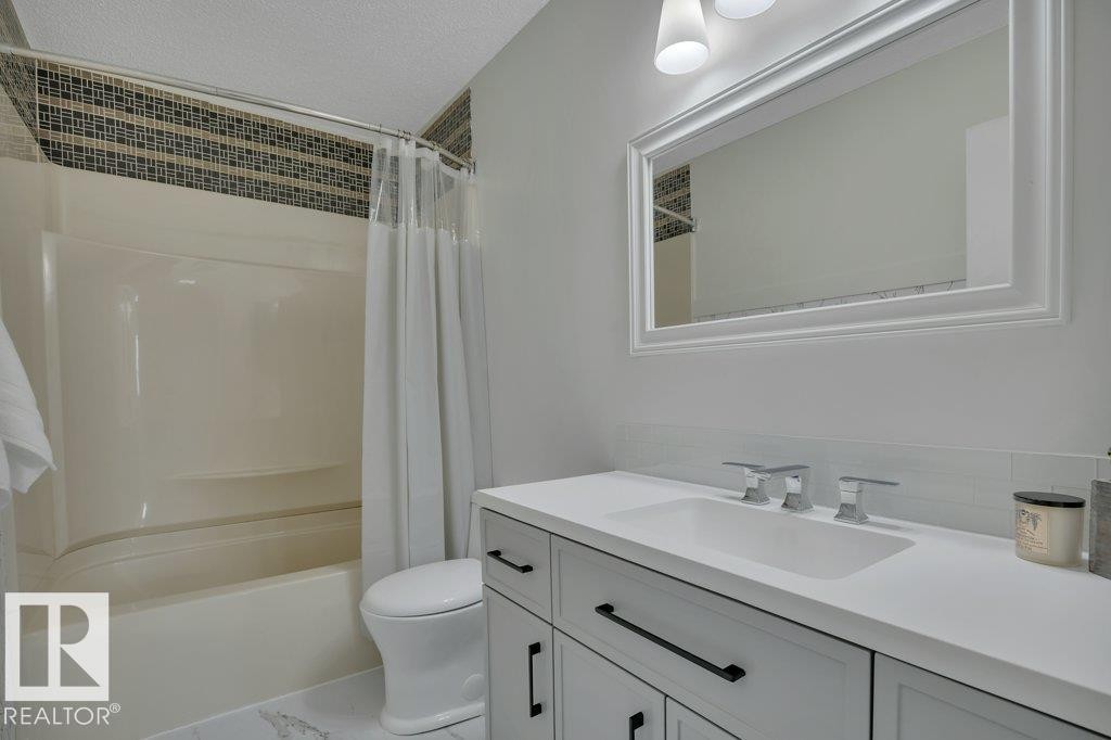 4002 42B Avenue, Leduc, AB - Indoor Photo Showing Bathroom