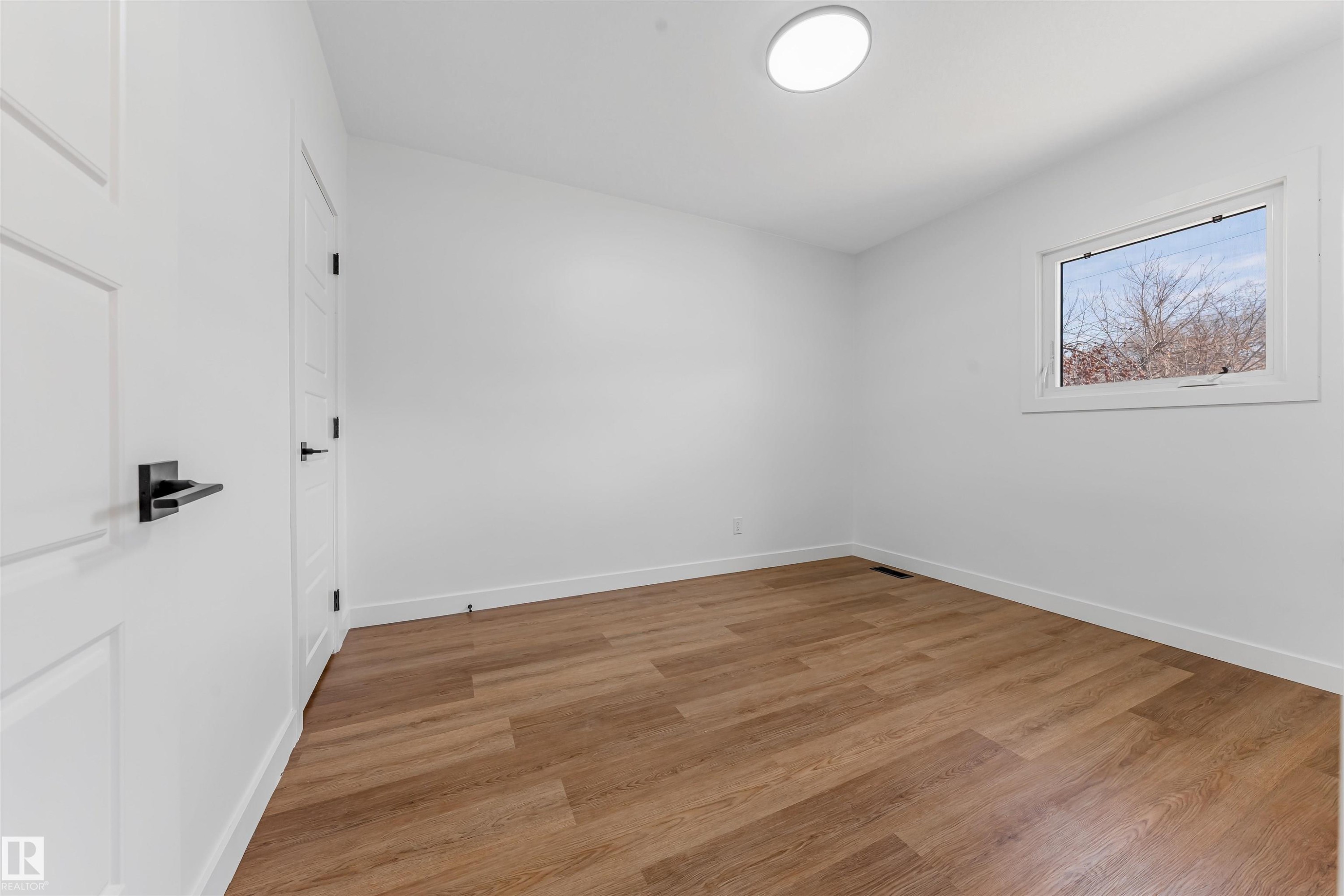 12033 54 Street, Edmonton, AB - Indoor Photo Showing Other Room