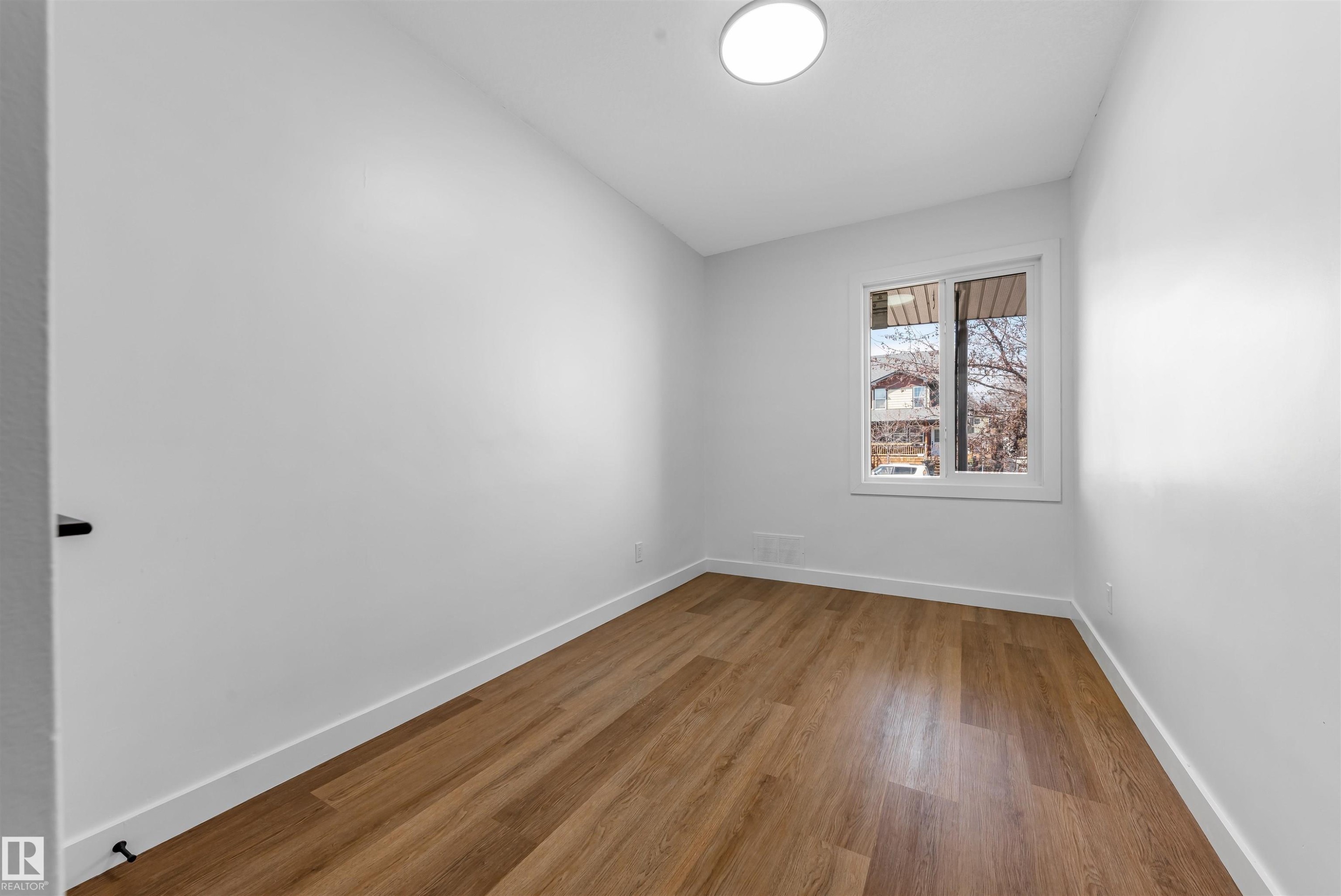 12033 54 Street, Edmonton, AB - Indoor Photo Showing Other Room