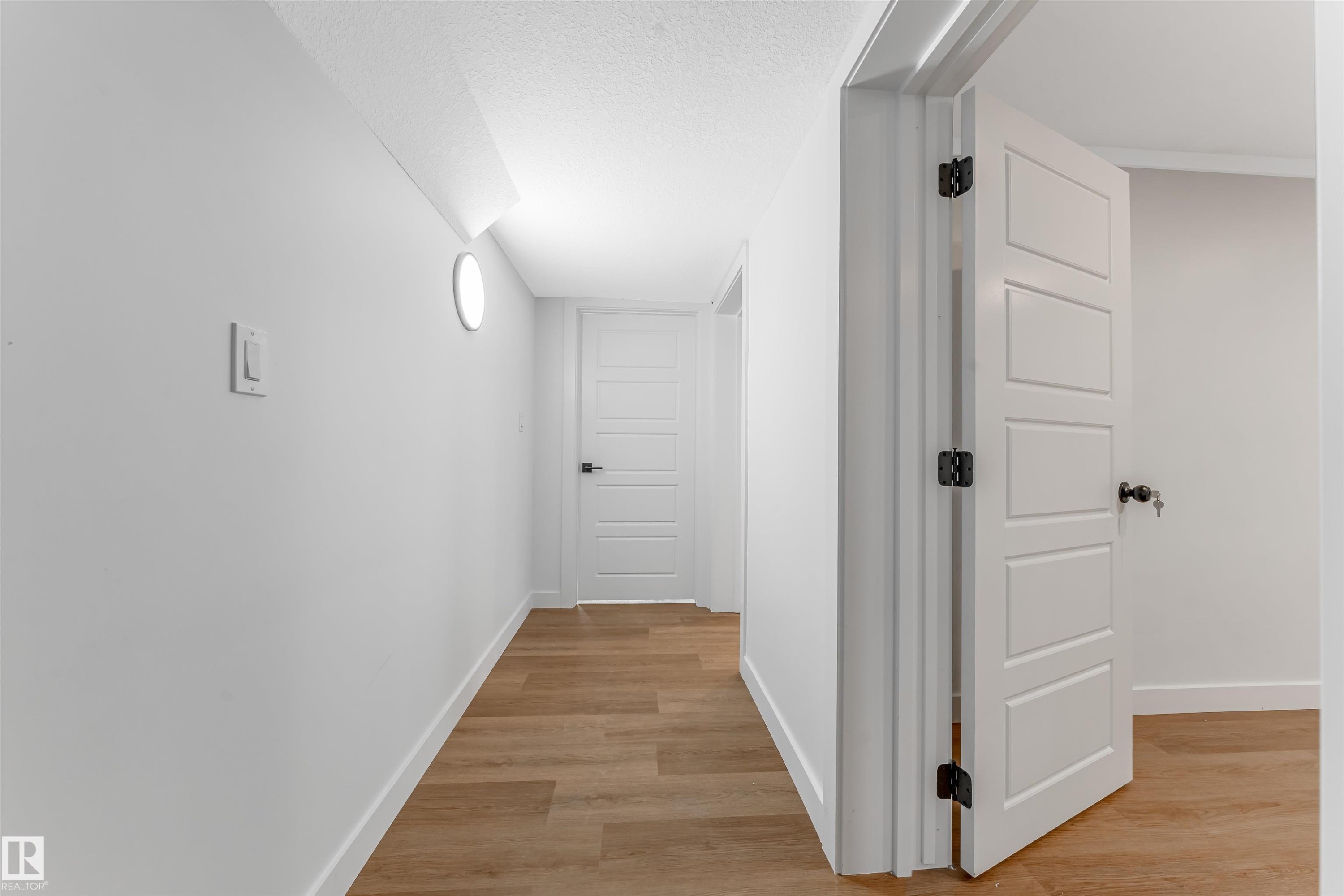 12033 54 Street, Edmonton, AB - Indoor Photo Showing Other Room