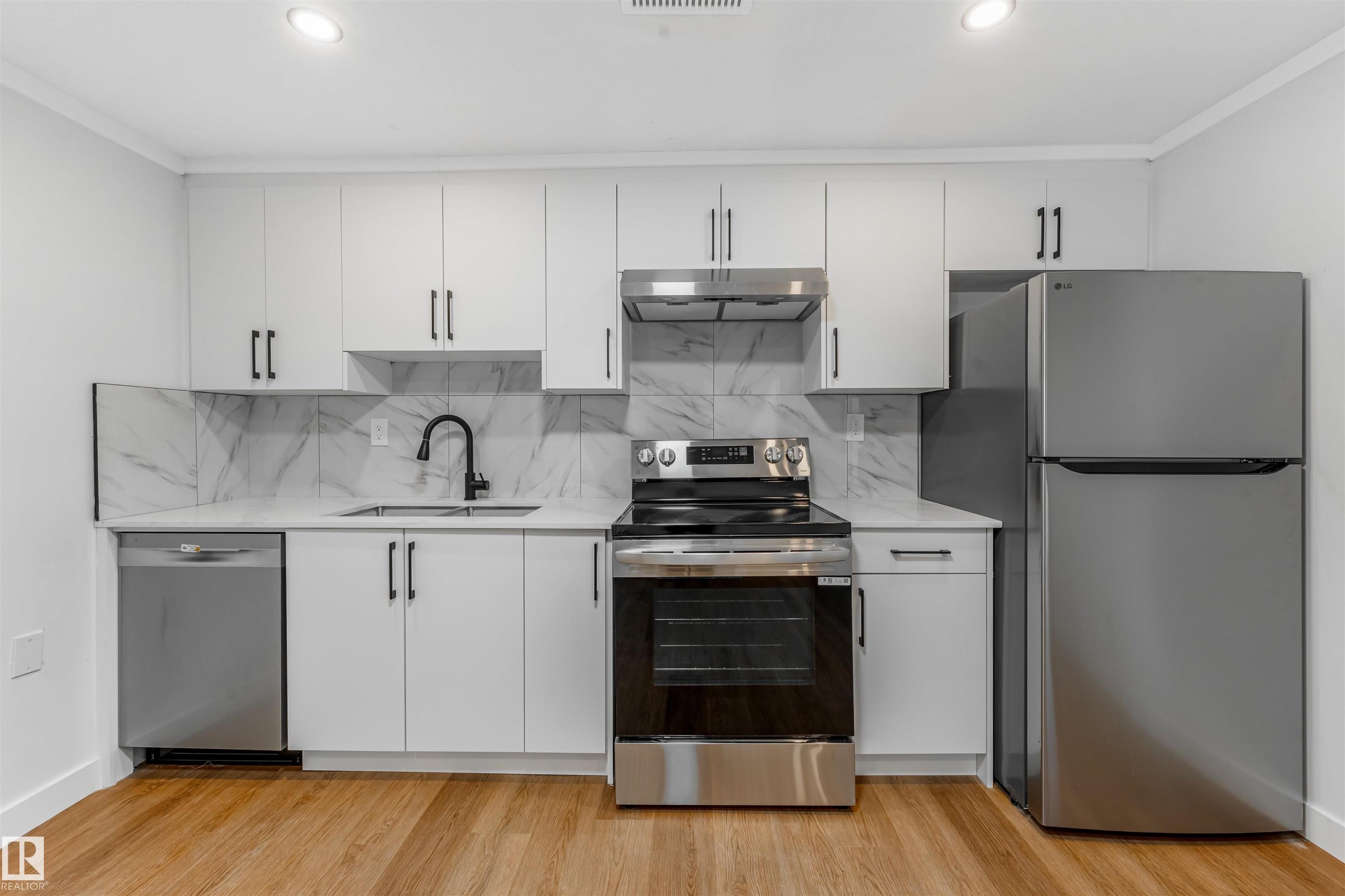 12033 54 Street, Edmonton, AB - Indoor Photo Showing Kitchen With Stainless Steel Kitchen