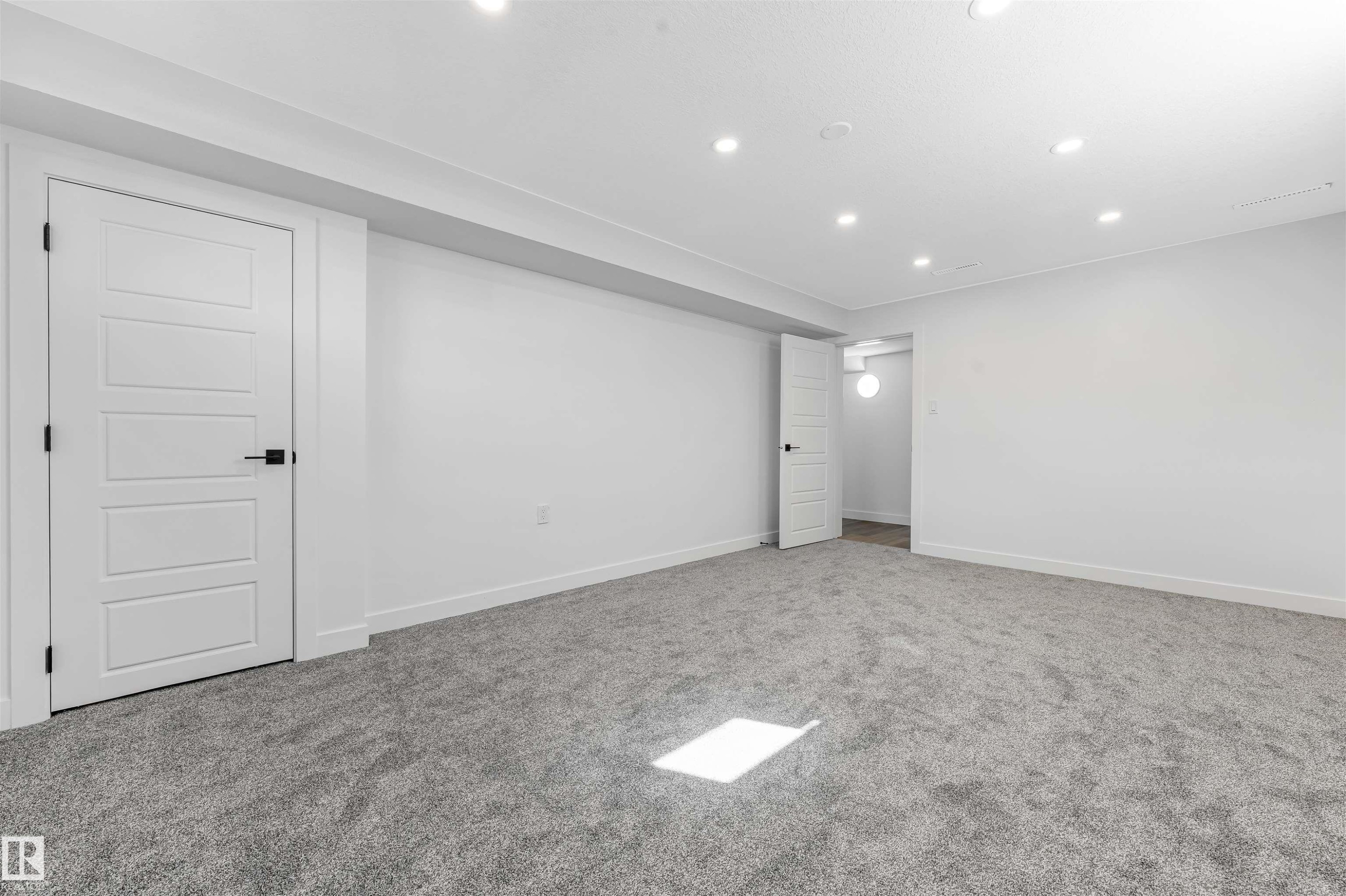 12033 54 Street, Edmonton, AB - Indoor Photo Showing Other Room