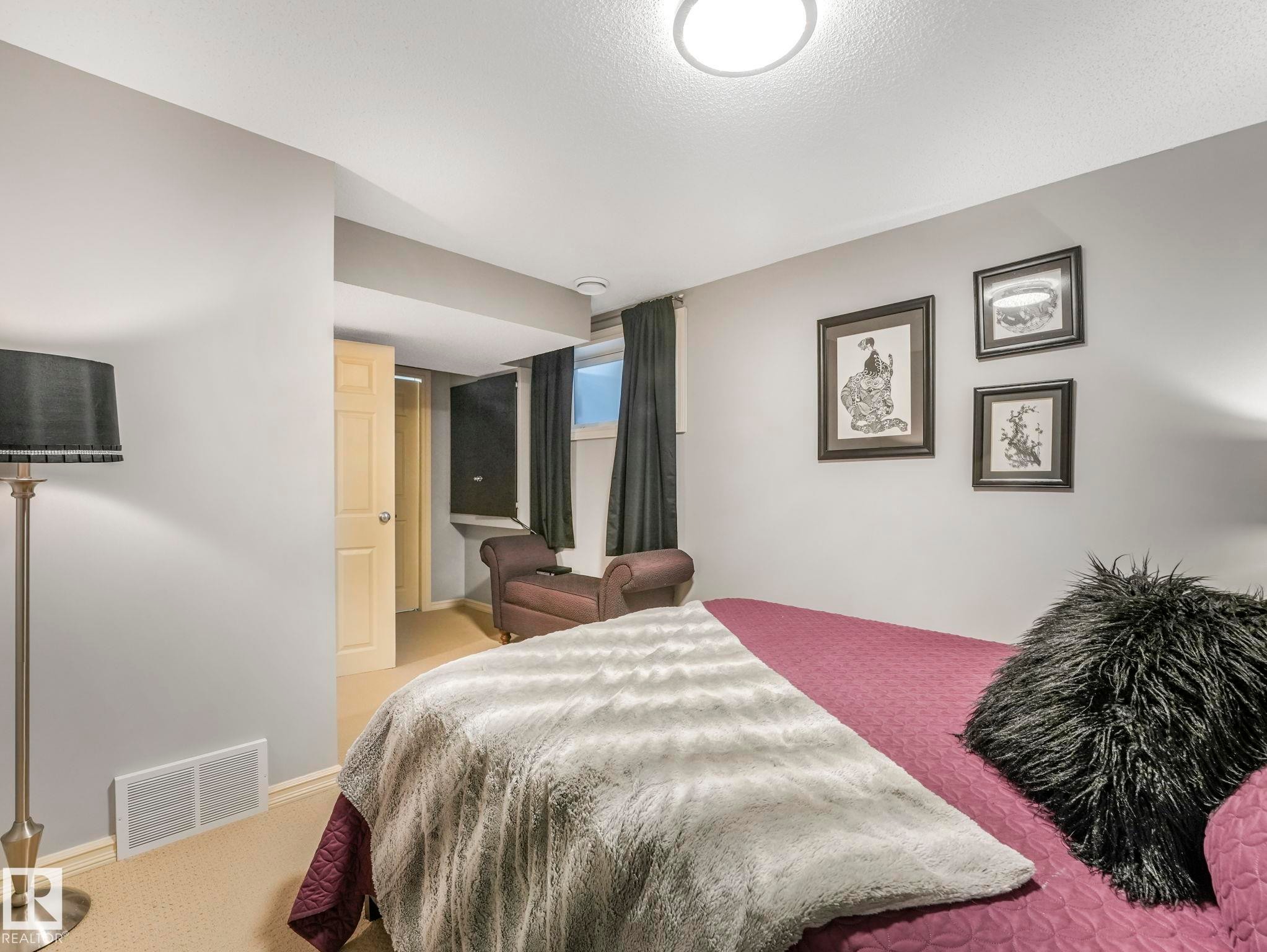 3031 Spence Wynd, Edmonton, AB - Indoor Photo Showing Bedroom