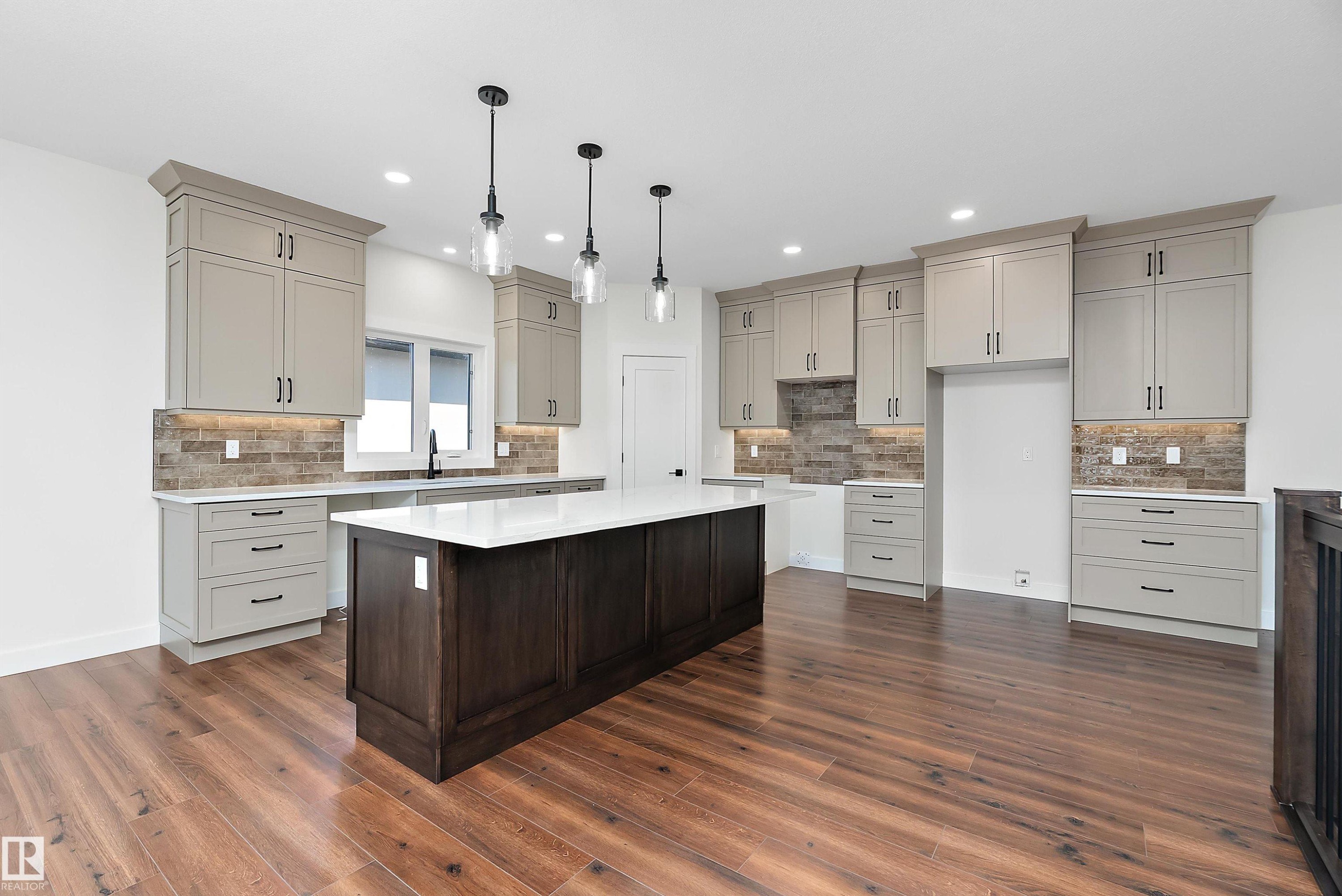 131 Bela Drive, Millet, AB - Indoor Photo Showing Kitchen With Upgraded Kitchen