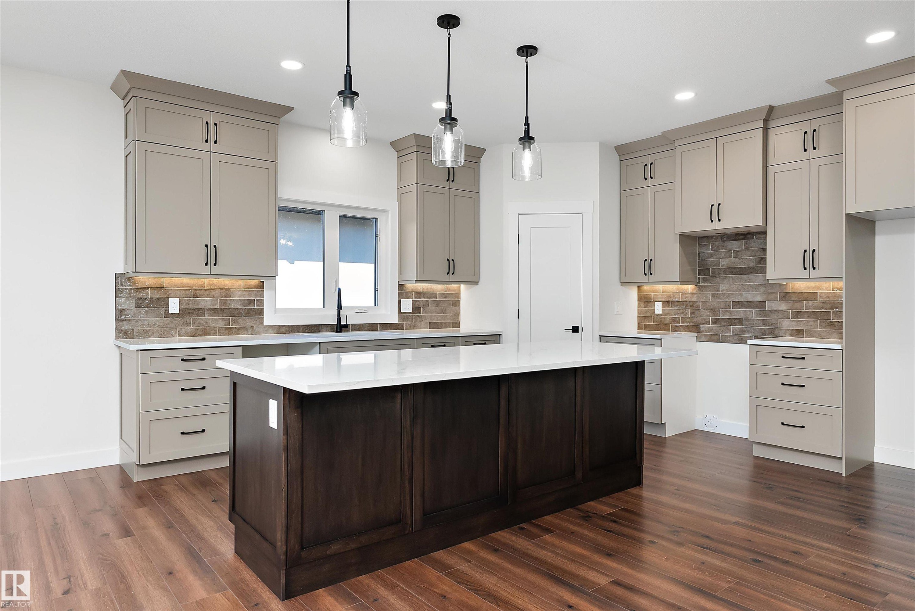 131 Bela Drive, Millet, AB - Indoor Photo Showing Kitchen With Upgraded Kitchen