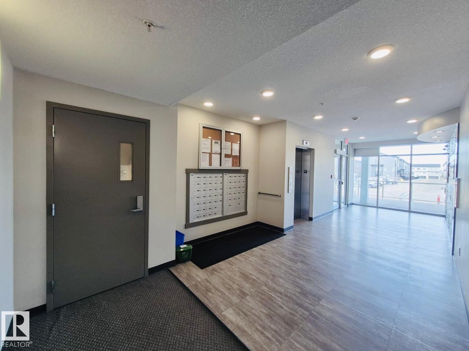 303 812 Welsh Drive, Edmonton, AB - Indoor Photo Showing Other Room