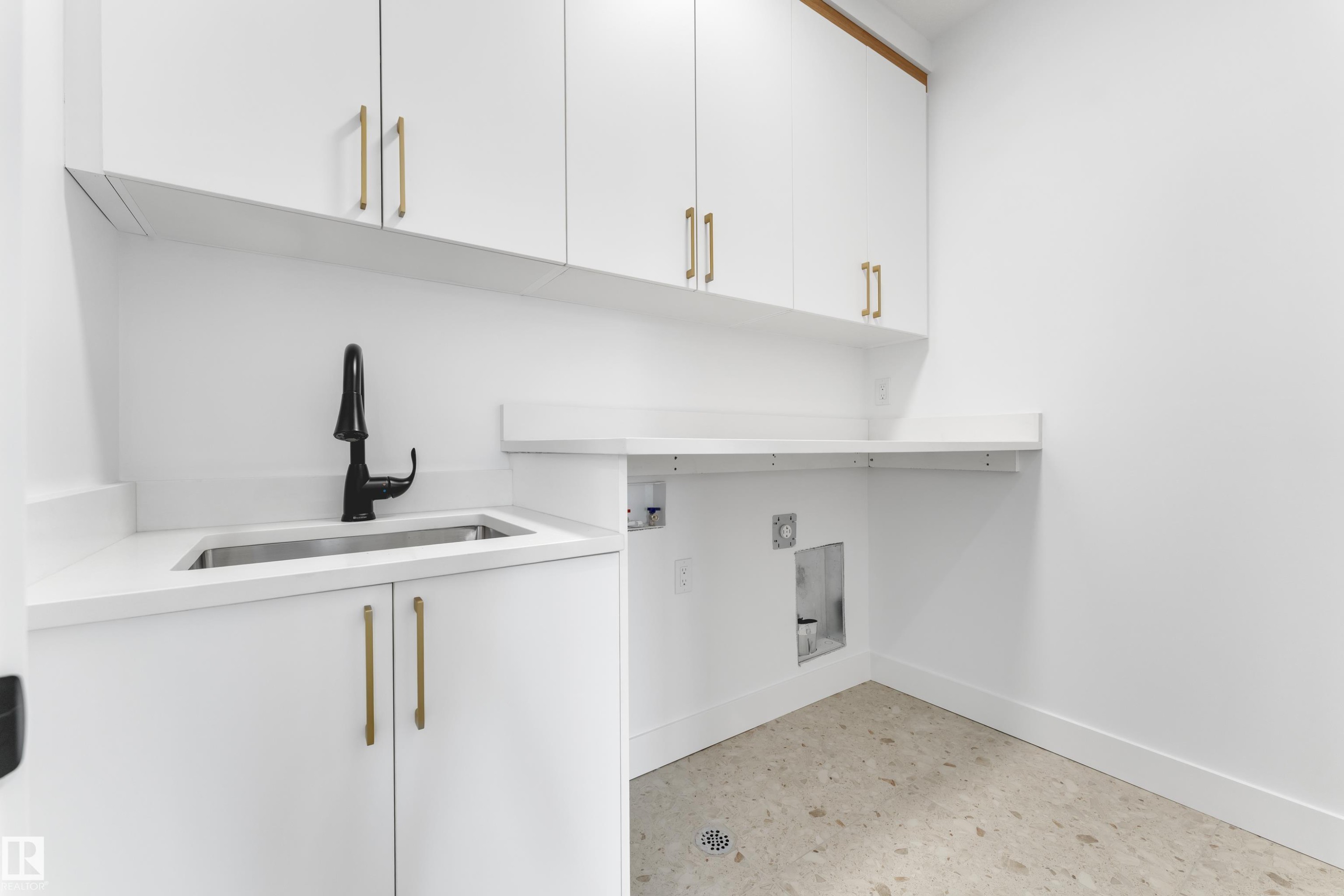 760 Astoria Way, Devon, AB - Indoor