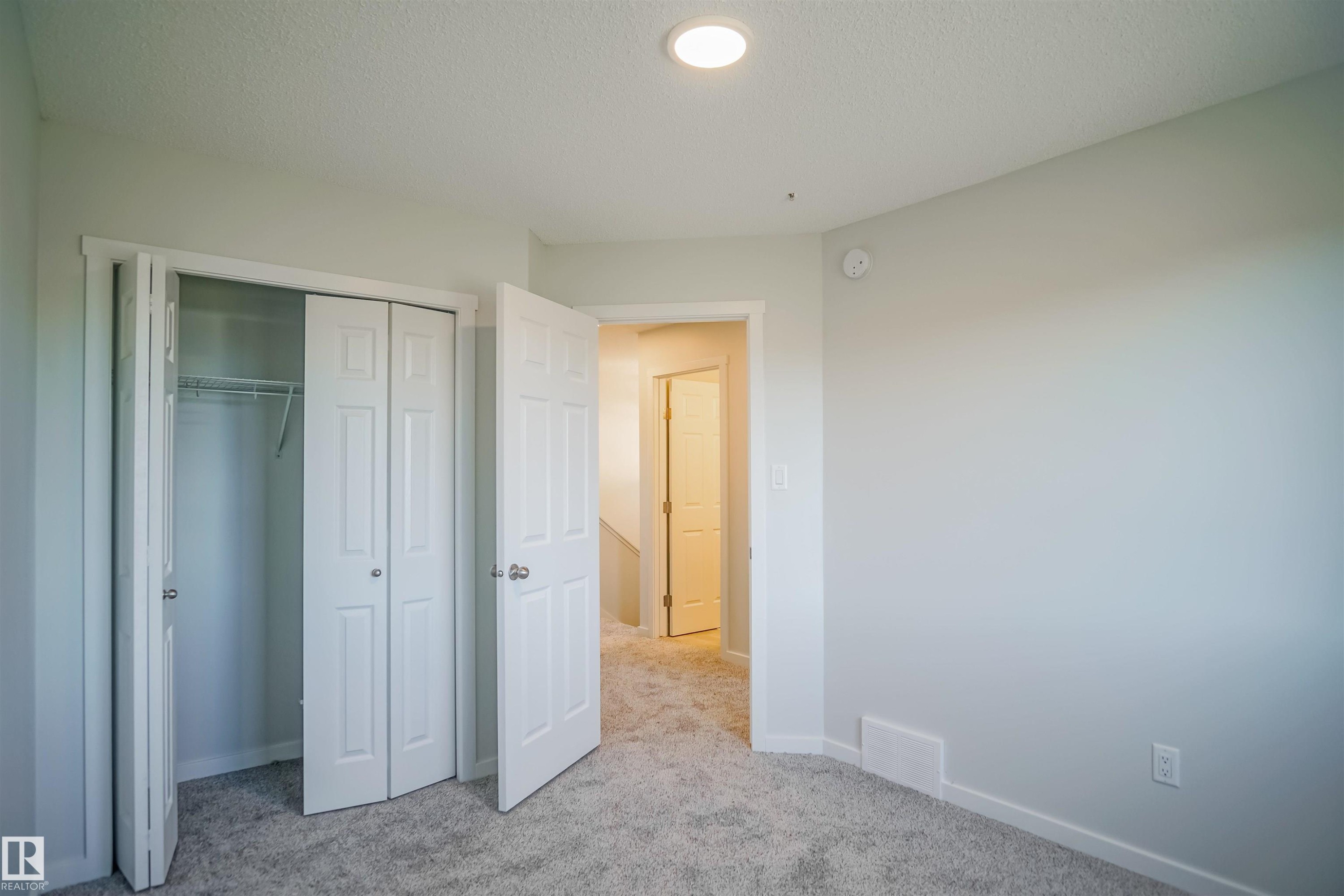 938 18 Avenue, Edmonton, AB - Indoor