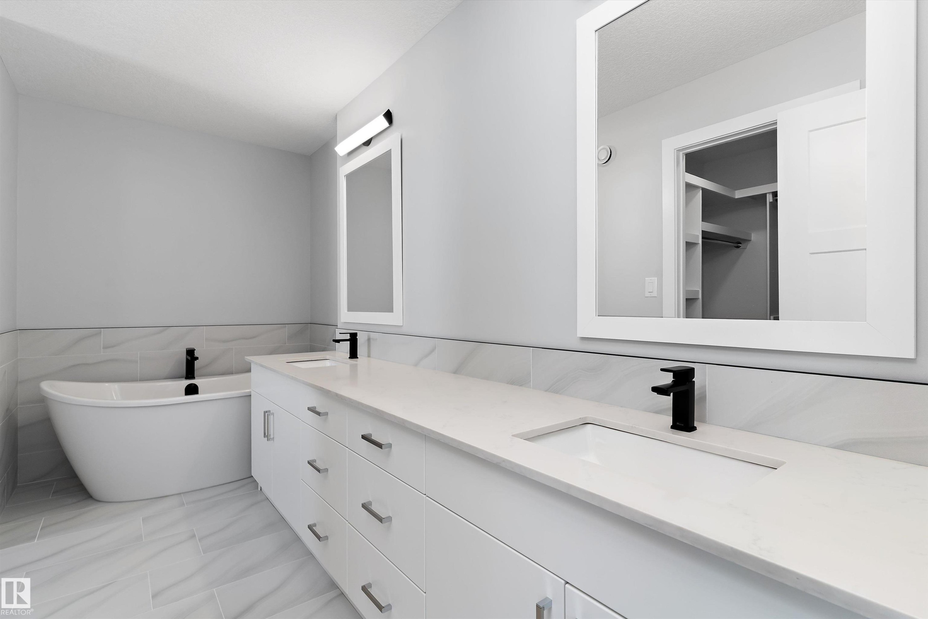 76 Maple Crescent, Gibbons, AB - Indoor Photo Showing Bathroom