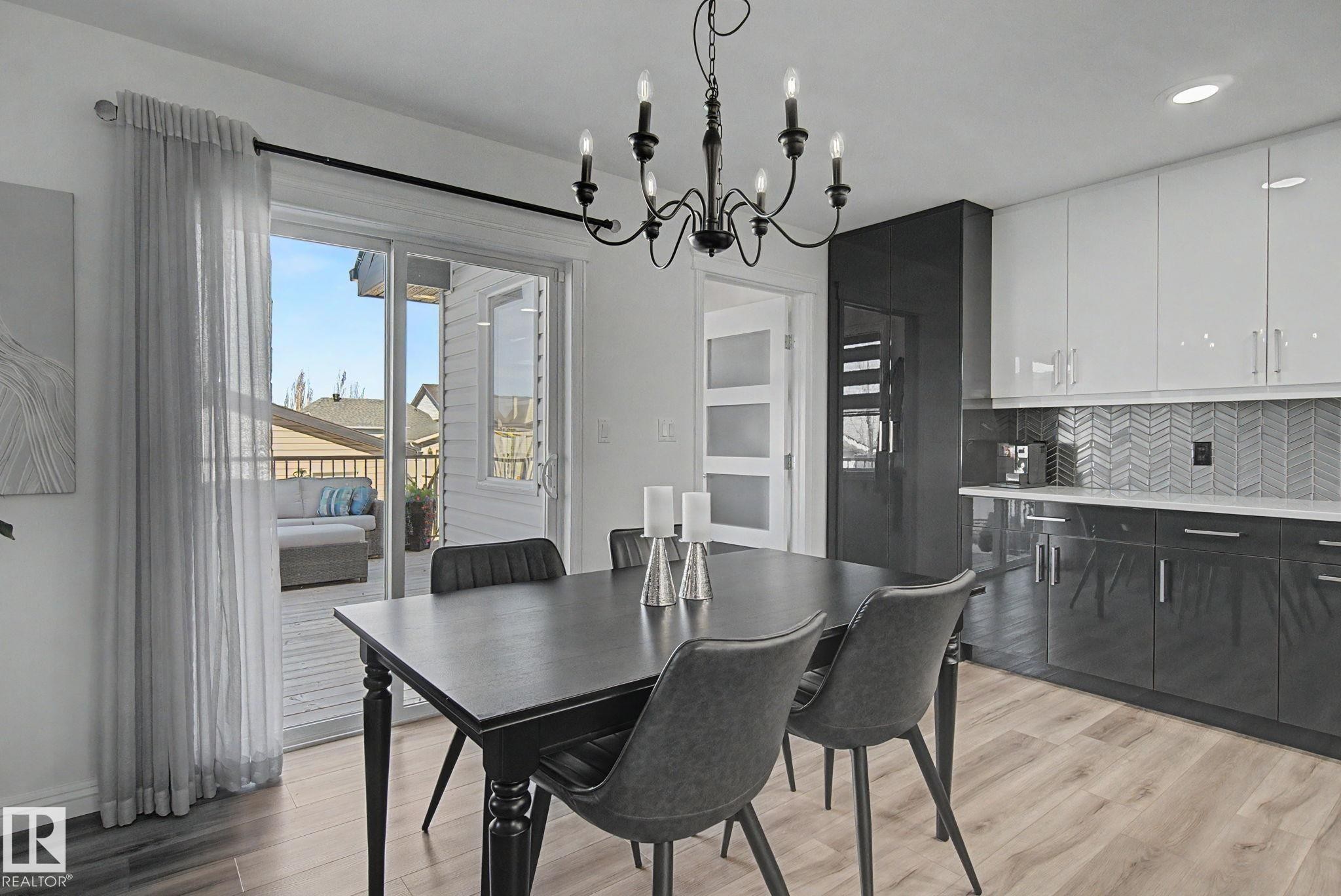 1850 Towne Centre Boulevard, Edmonton, AB - Indoor Photo Showing Dining Room