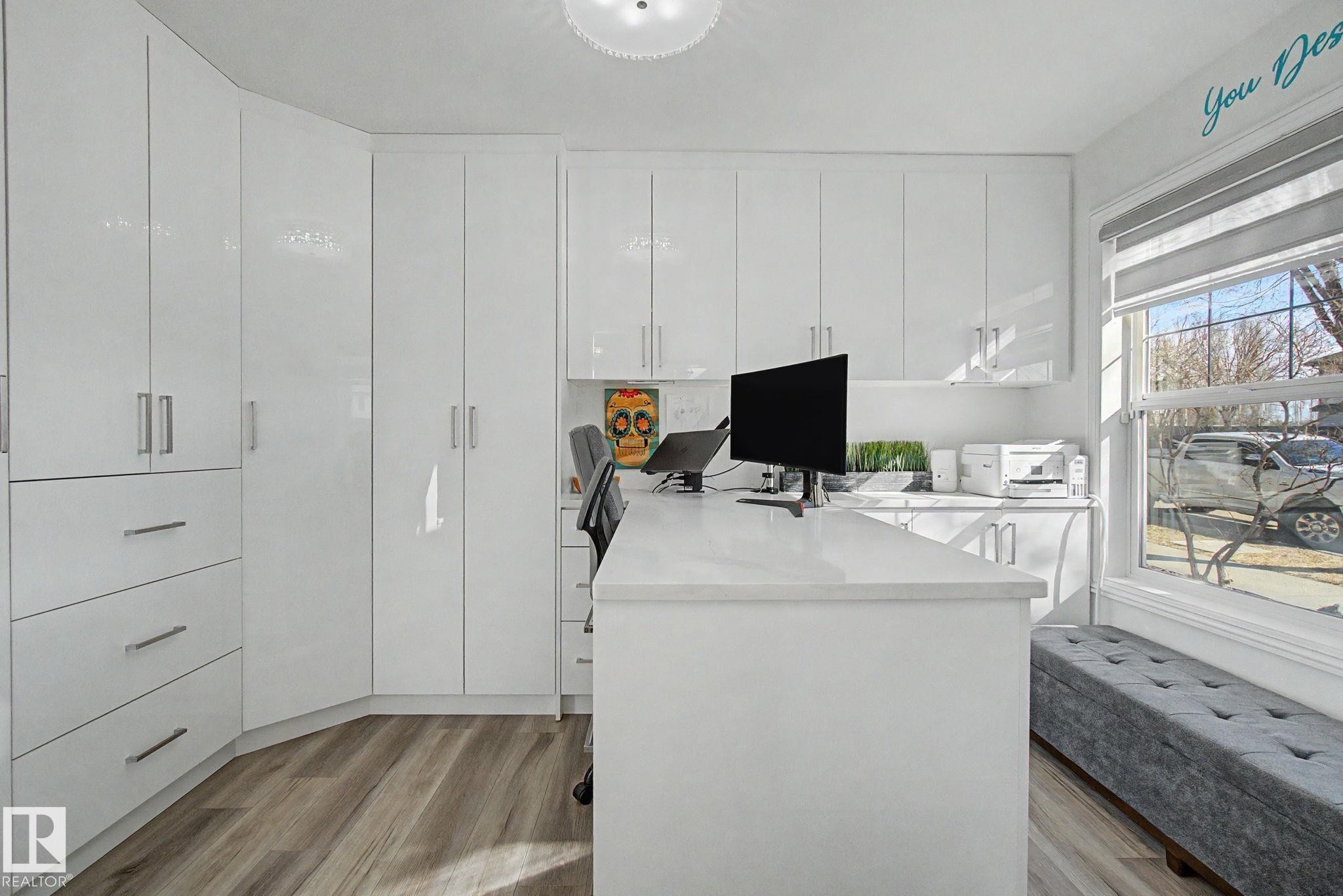 1850 Towne Centre Boulevard, Edmonton, AB - Indoor