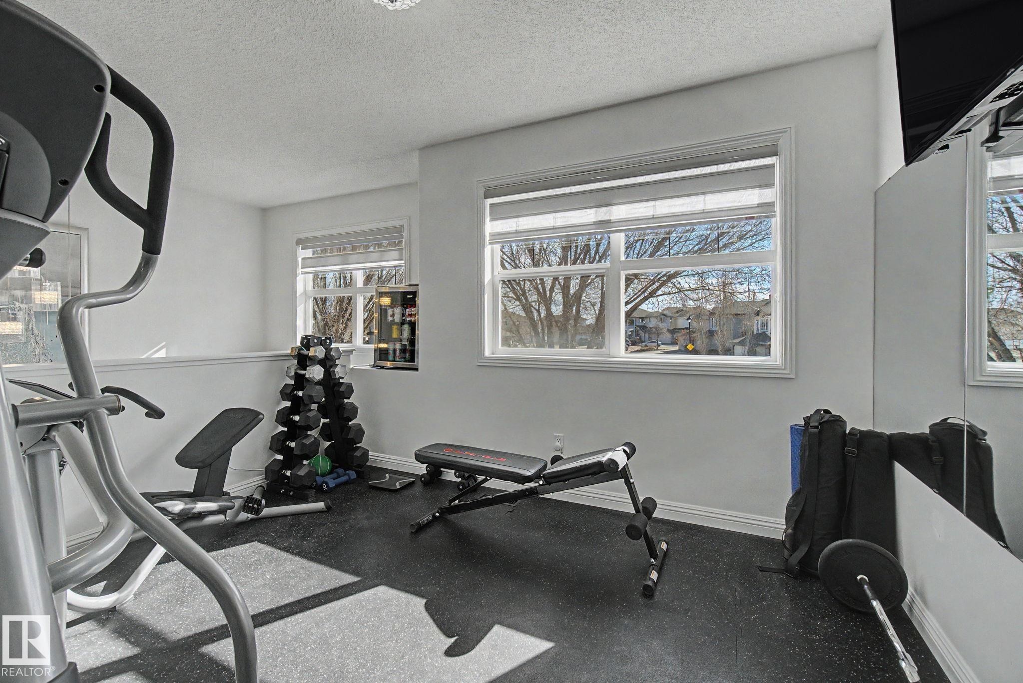 1850 Towne Centre Boulevard, Edmonton, AB - Indoor Photo Showing Gym Room