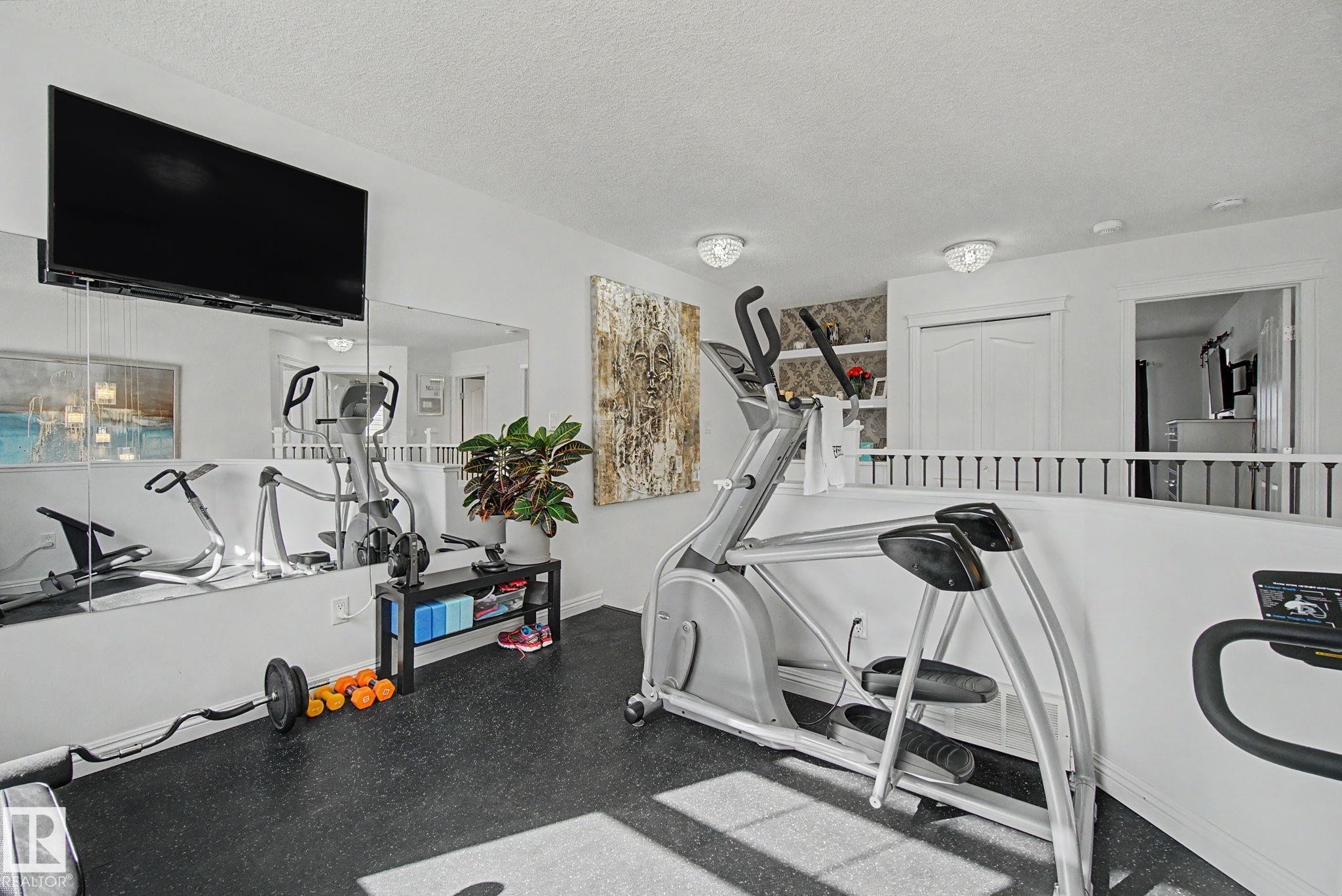 1850 Towne Centre Boulevard, Edmonton, AB - Indoor Photo Showing Gym Room