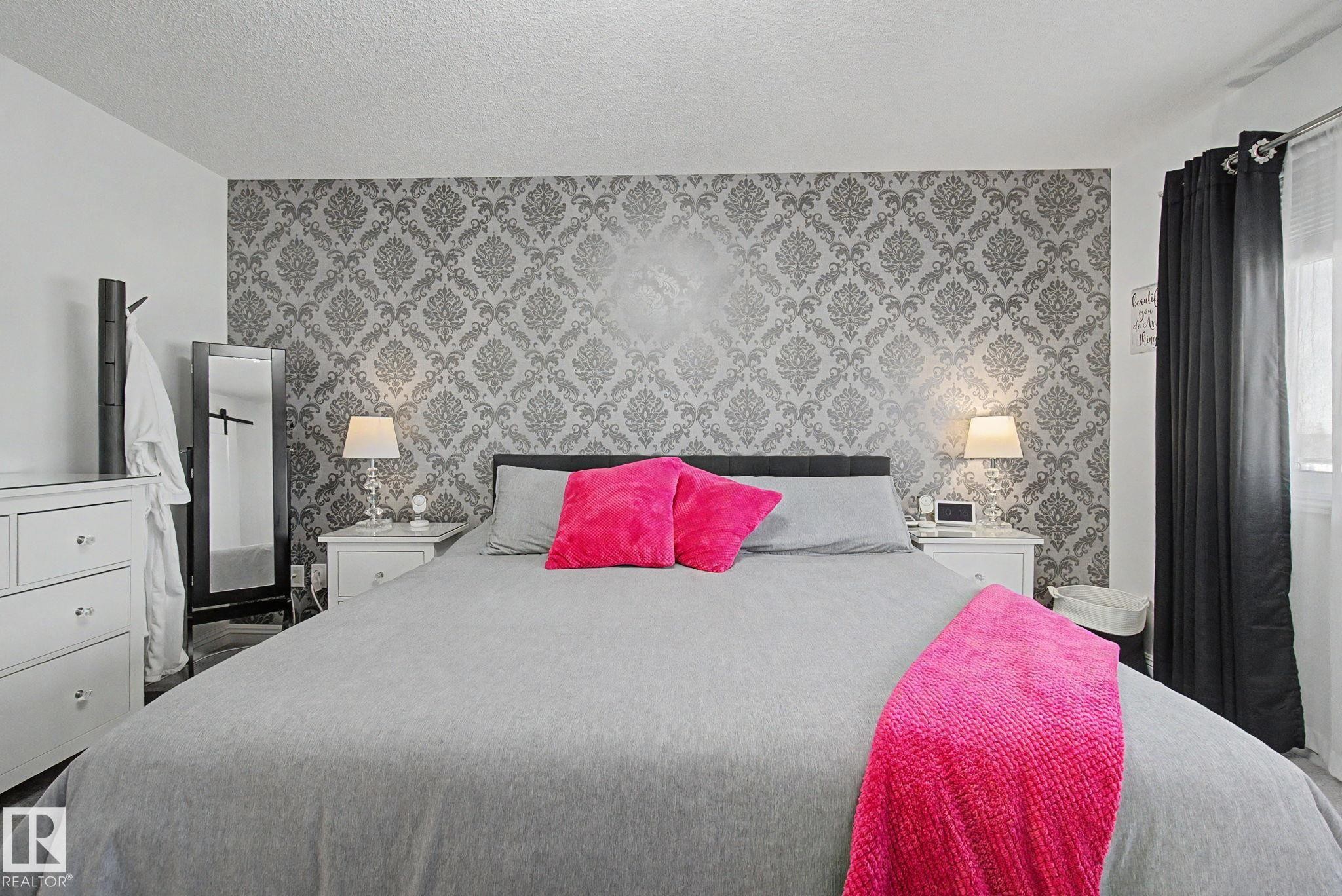 1850 Towne Centre Boulevard, Edmonton, AB - Indoor Photo Showing Bedroom