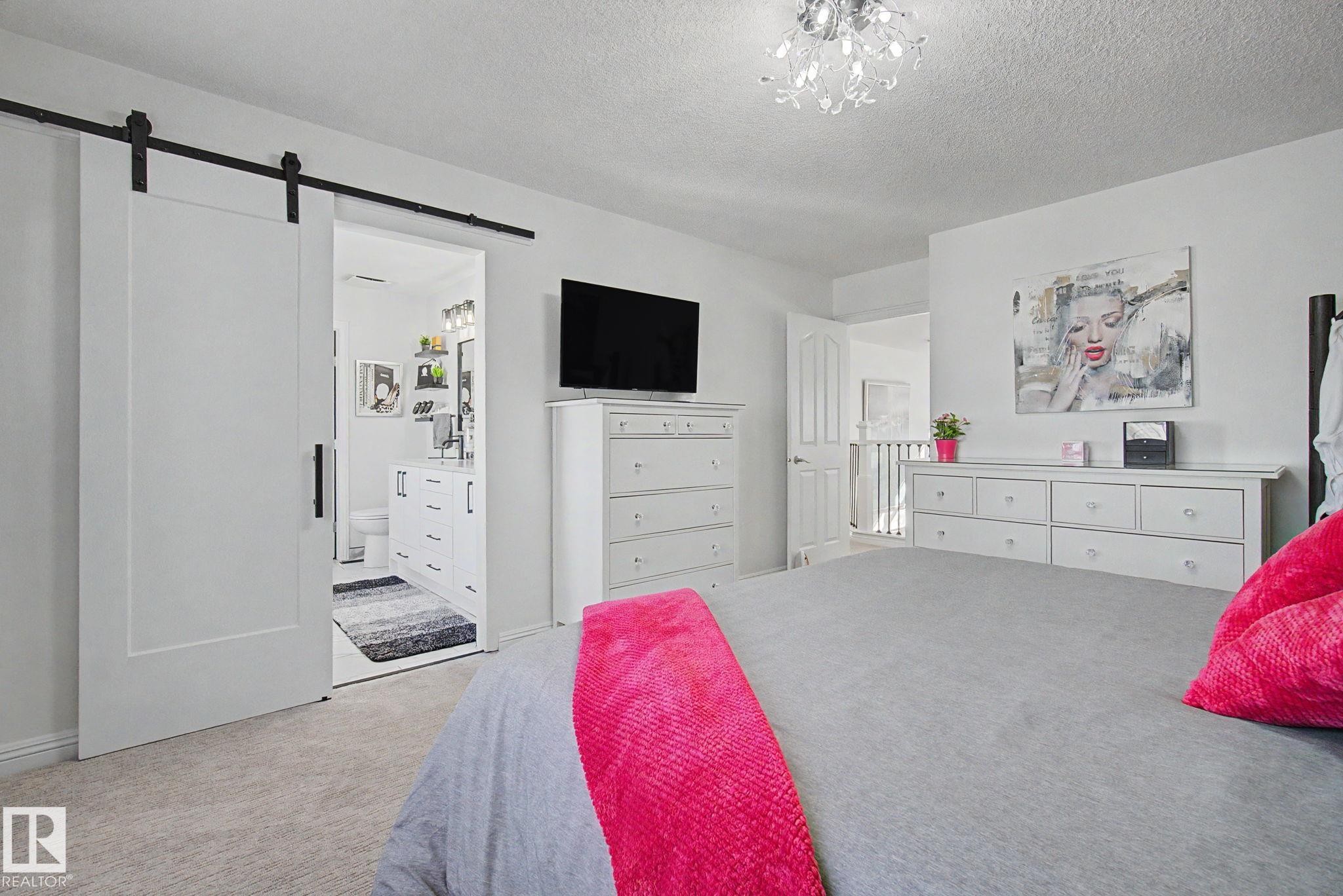 1850 Towne Centre Boulevard, Edmonton, AB - Indoor Photo Showing Bedroom