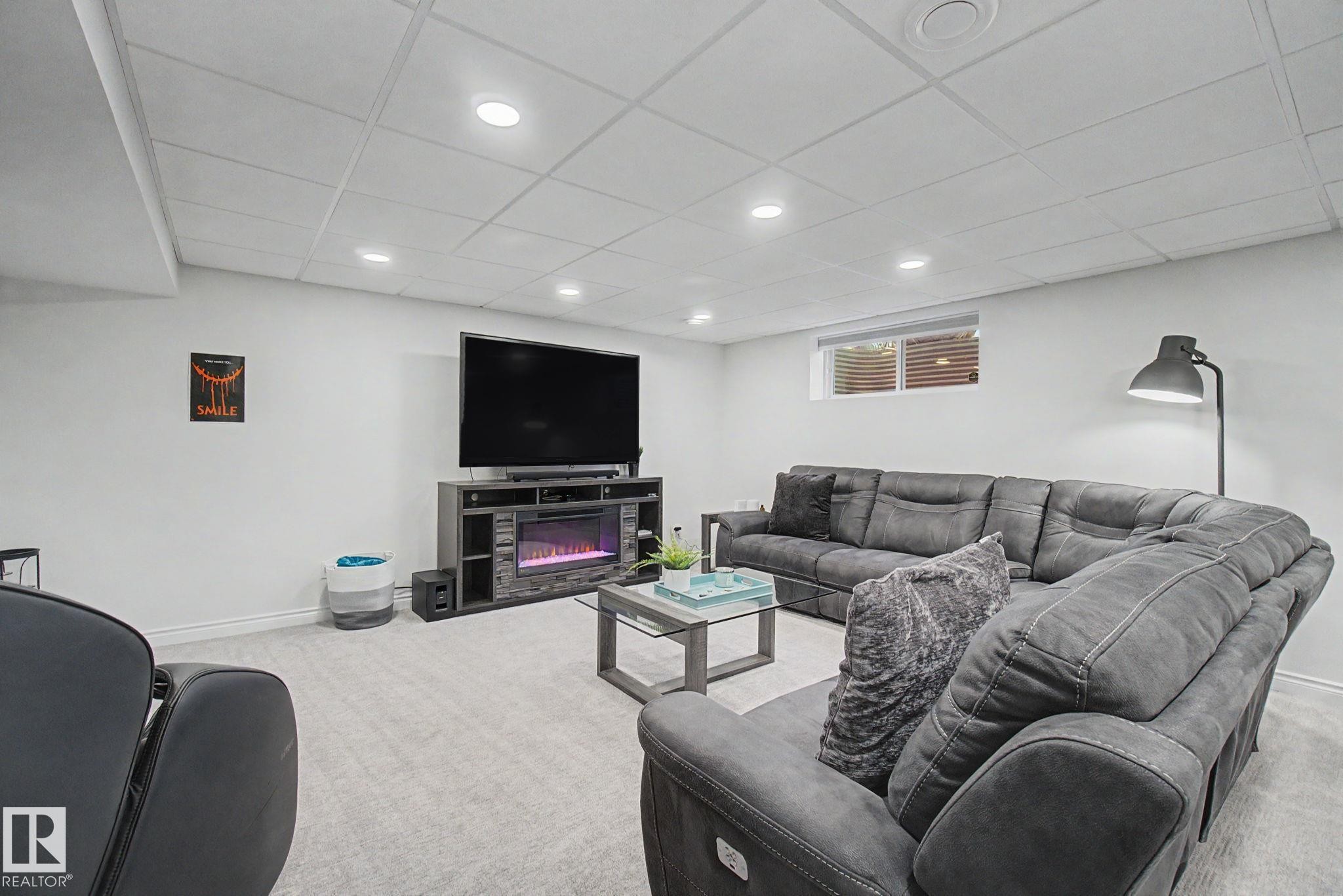 1850 Towne Centre Boulevard, Edmonton, AB - Indoor