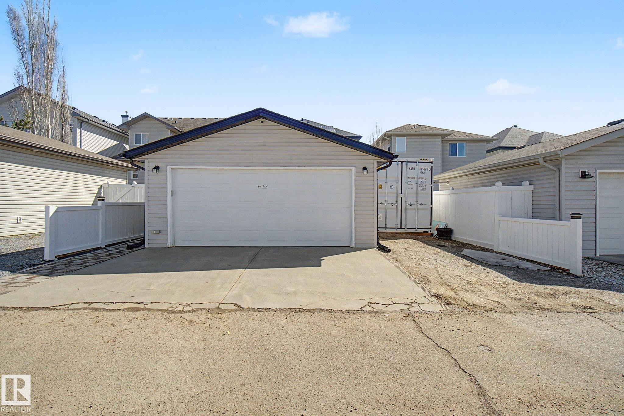 1850 Towne Centre Boulevard, Edmonton, AB - Outdoor With Exterior