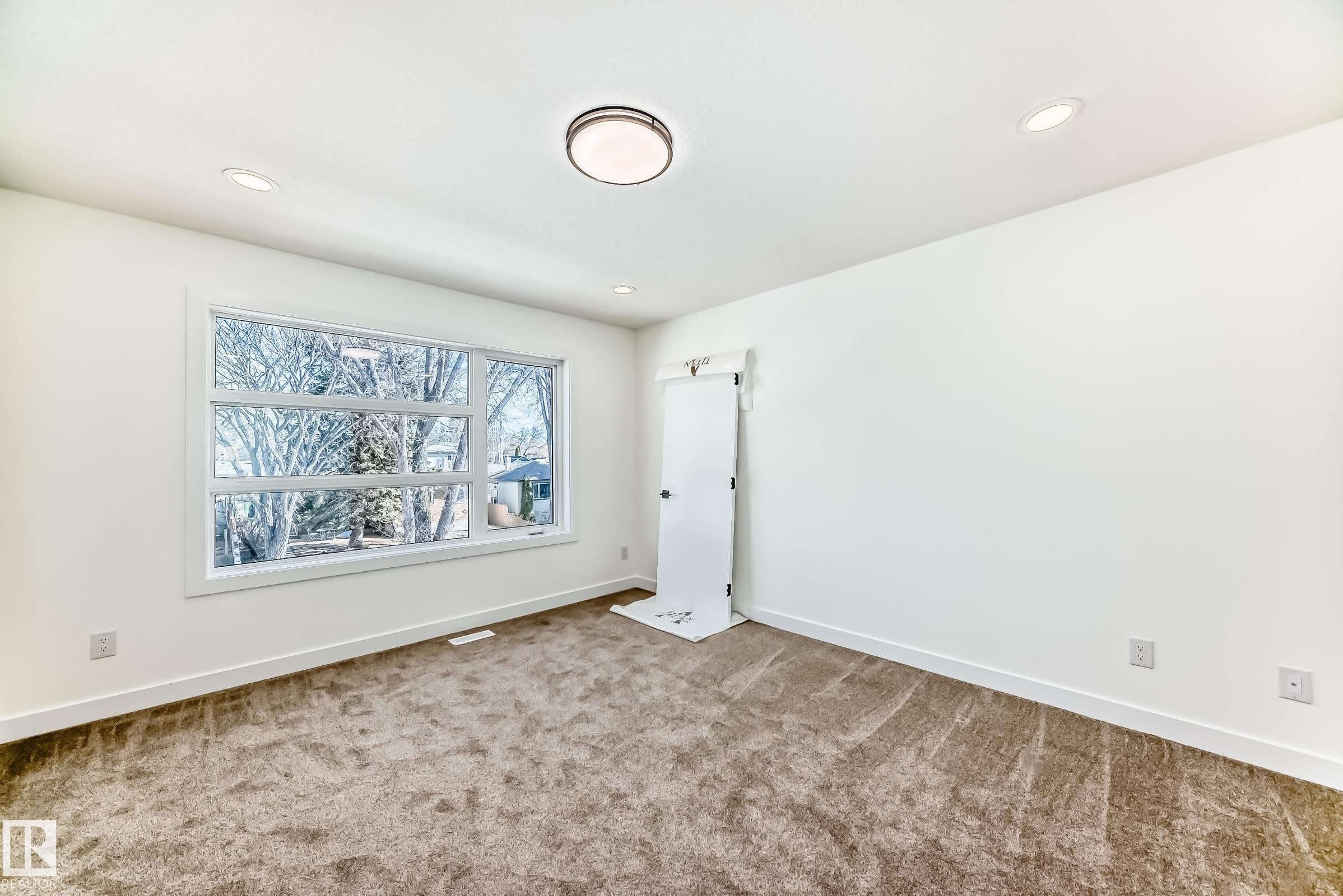 10721 70 Avenue, Edmonton, AB - Indoor Photo Showing Other Room