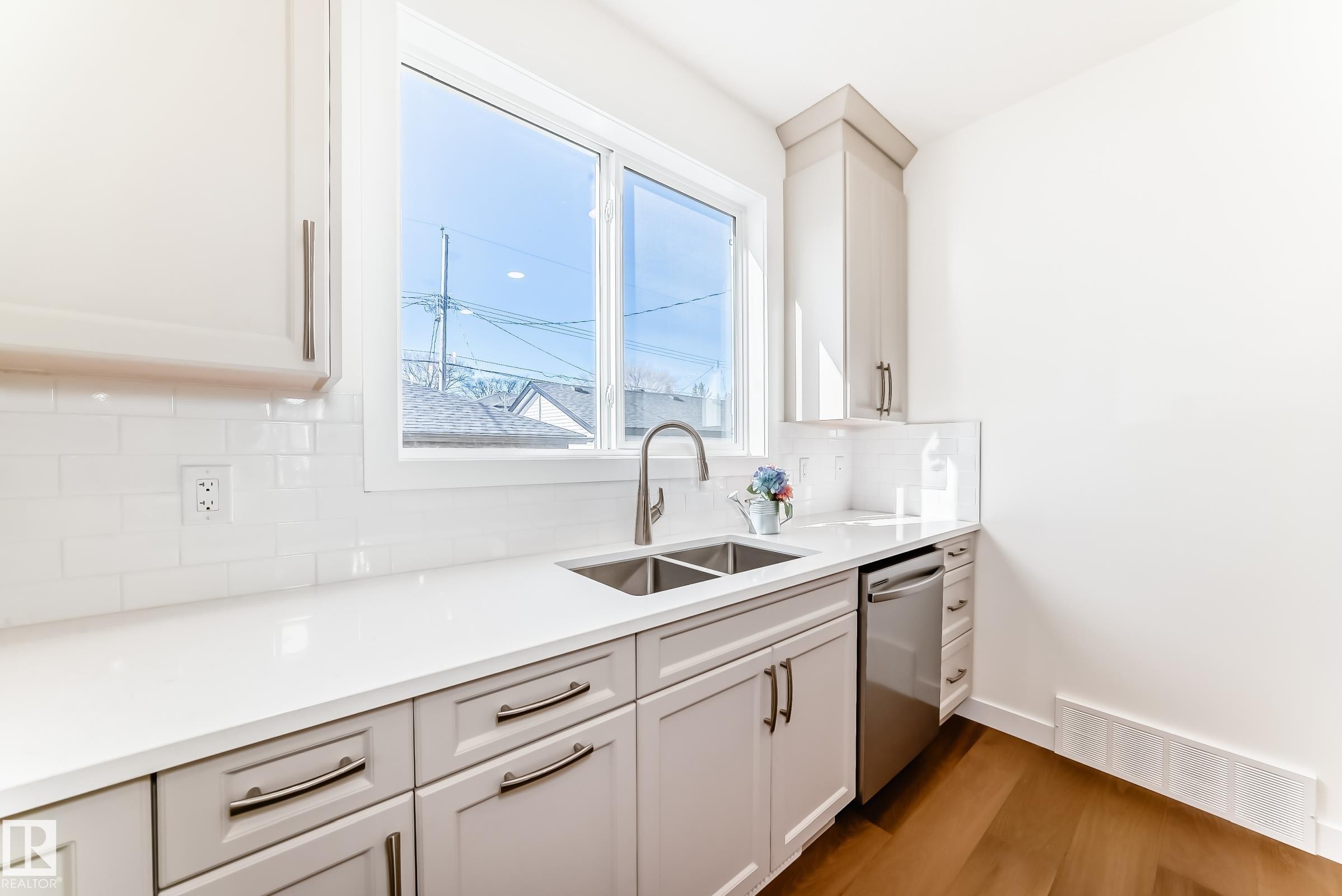 10721 70 Avenue, Edmonton, AB - Indoor Photo Showing Kitchen With Double Sink