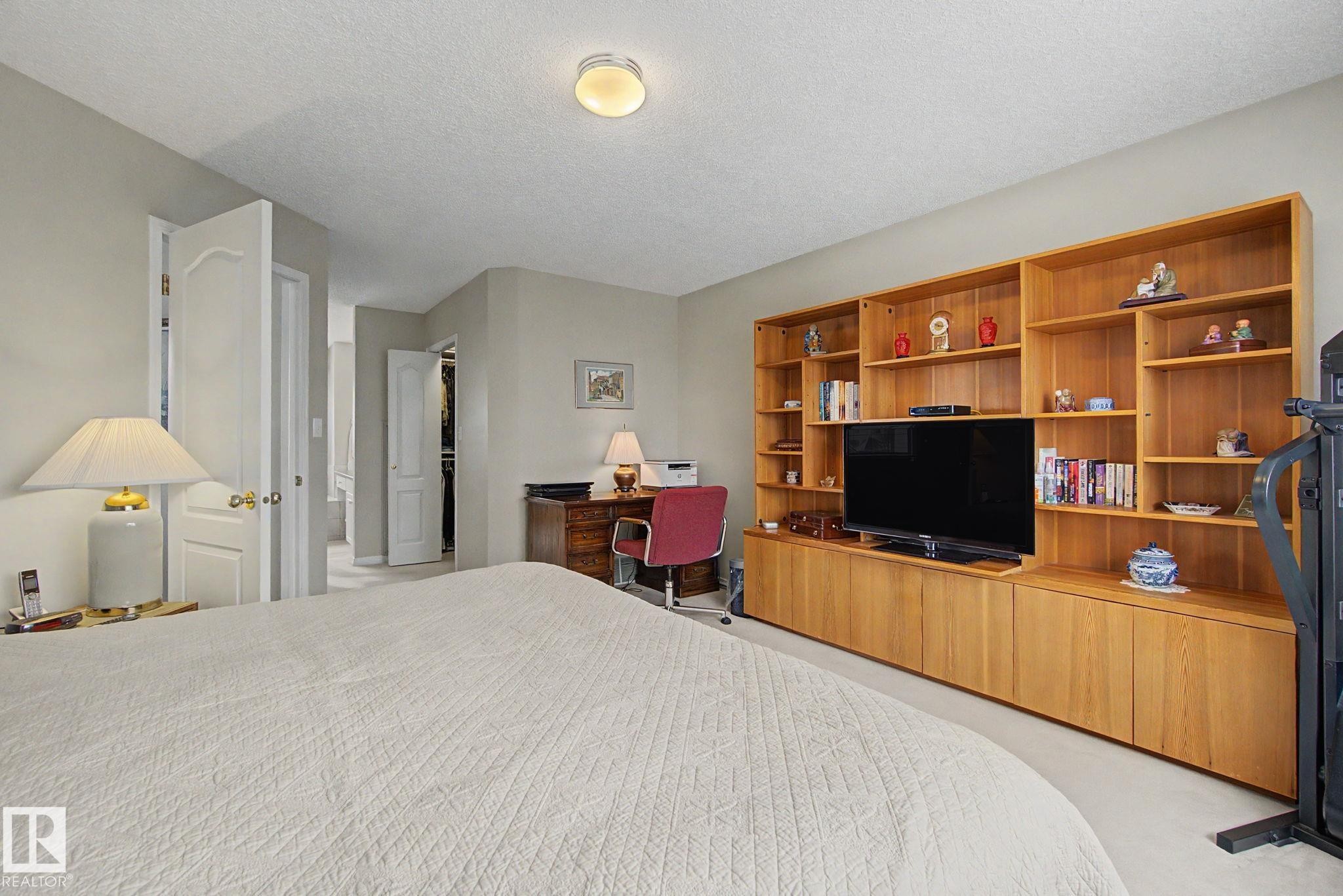 11732 10 Avenue Nw, Edmonton, AB - Indoor Photo Showing Bedroom
