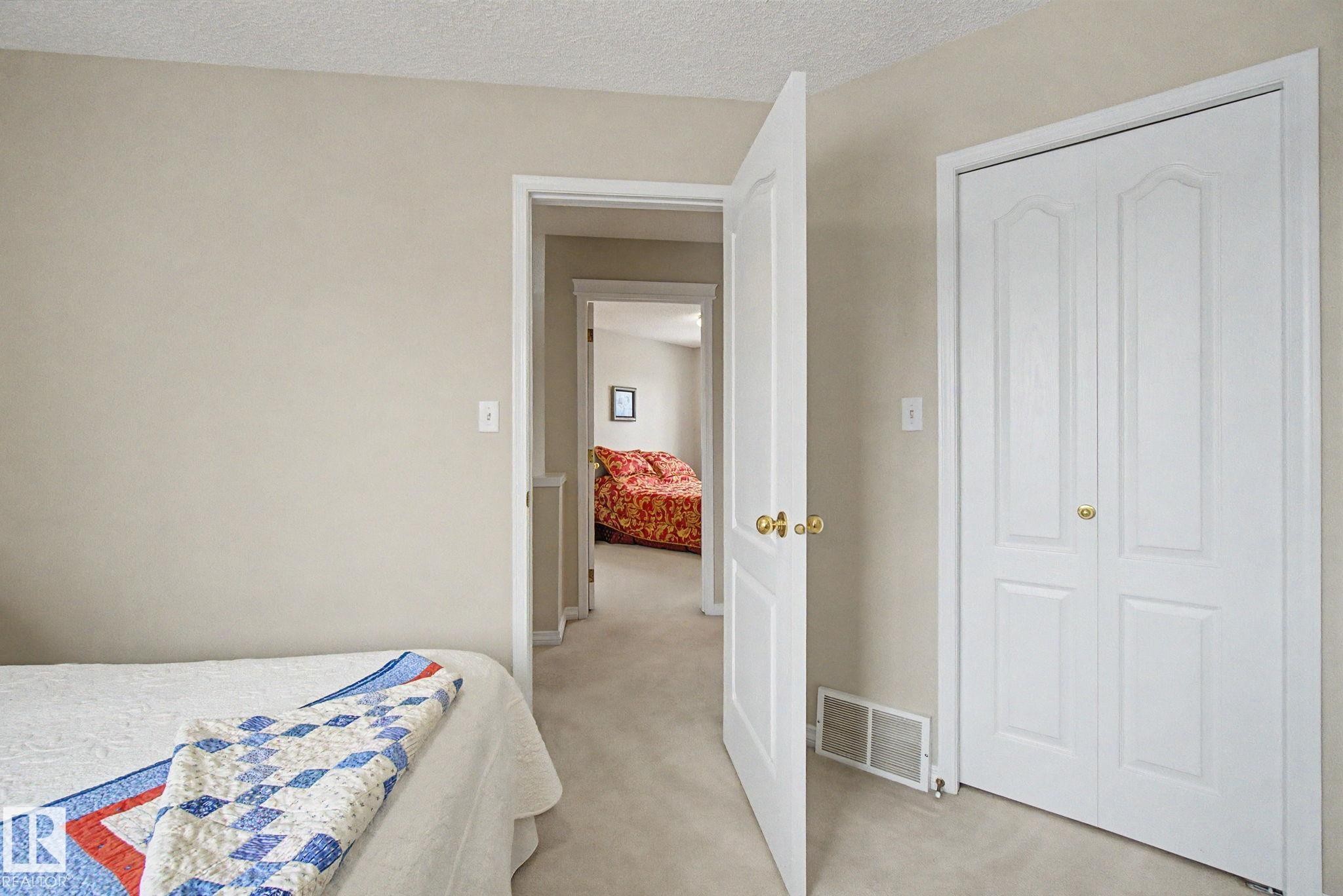 11732 10 Avenue Nw, Edmonton, AB - Indoor Photo Showing Bedroom