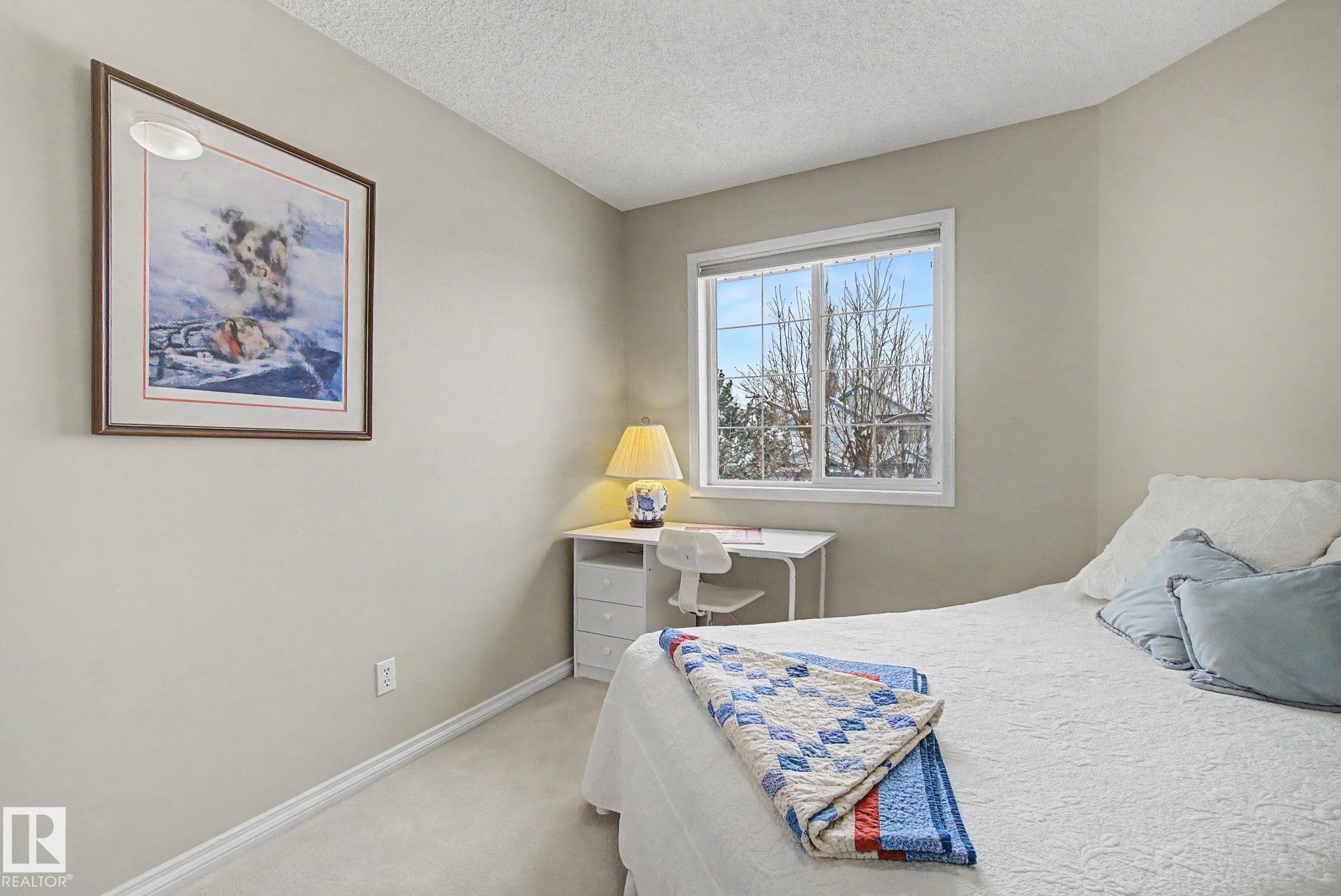 11732 10 Avenue Nw, Edmonton, AB - Indoor Photo Showing Bedroom