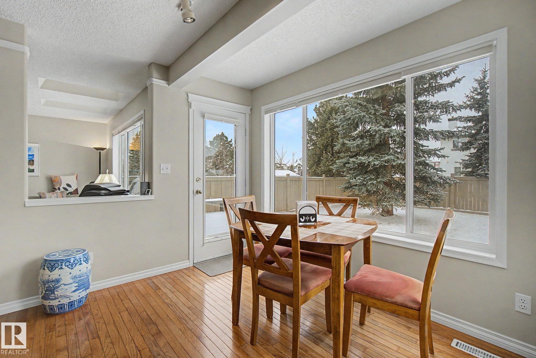 11732 10 Avenue Nw, Edmonton, AB - Indoor Photo Showing Dining Room