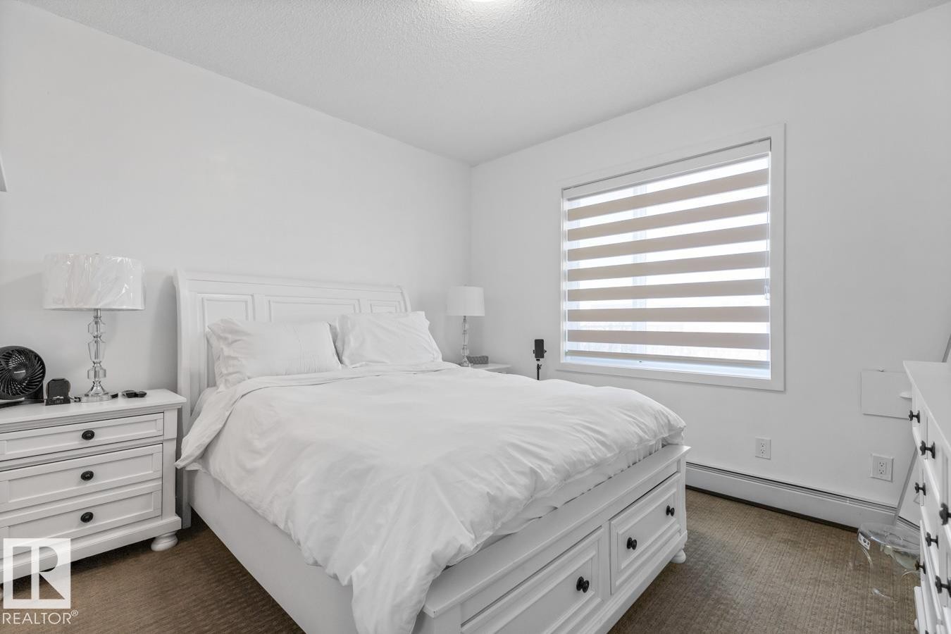 122 320 Ambleside Link Link, Edmonton, AB - Indoor Photo Showing Bedroom