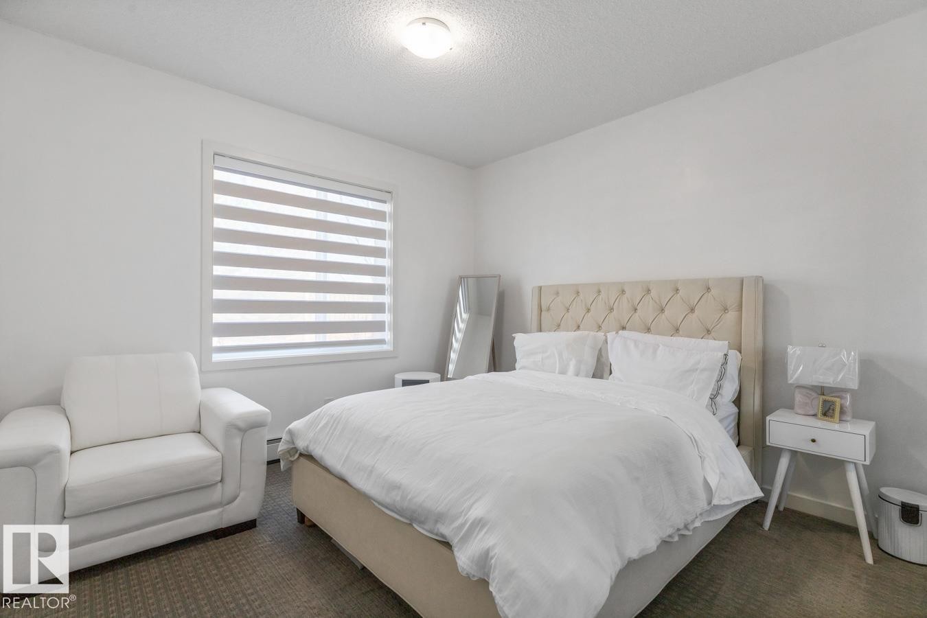 122 320 Ambleside Link Link, Edmonton, AB - Indoor Photo Showing Bedroom