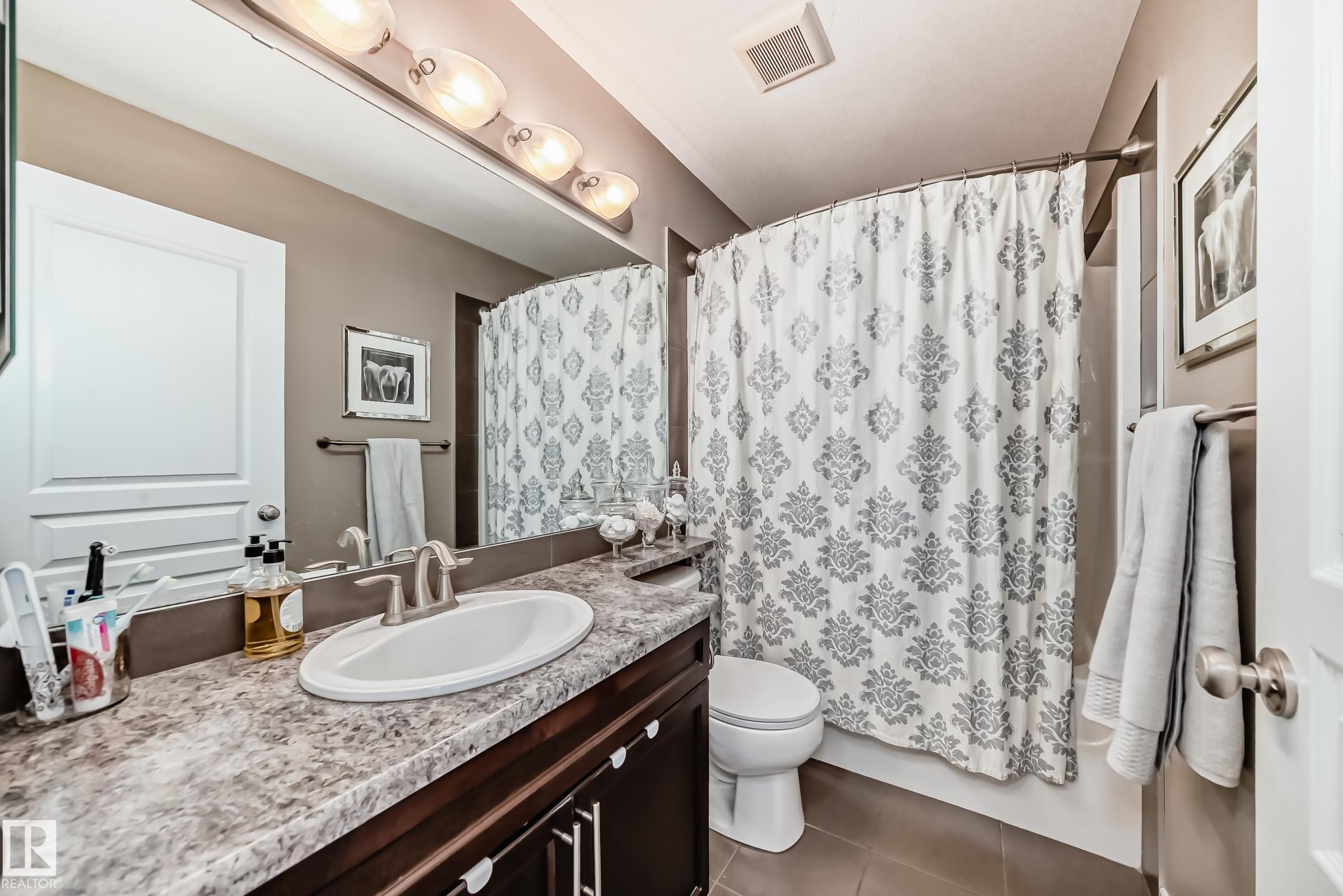 1128 74 Street, Edmonton, AB - Indoor Photo Showing Bathroom