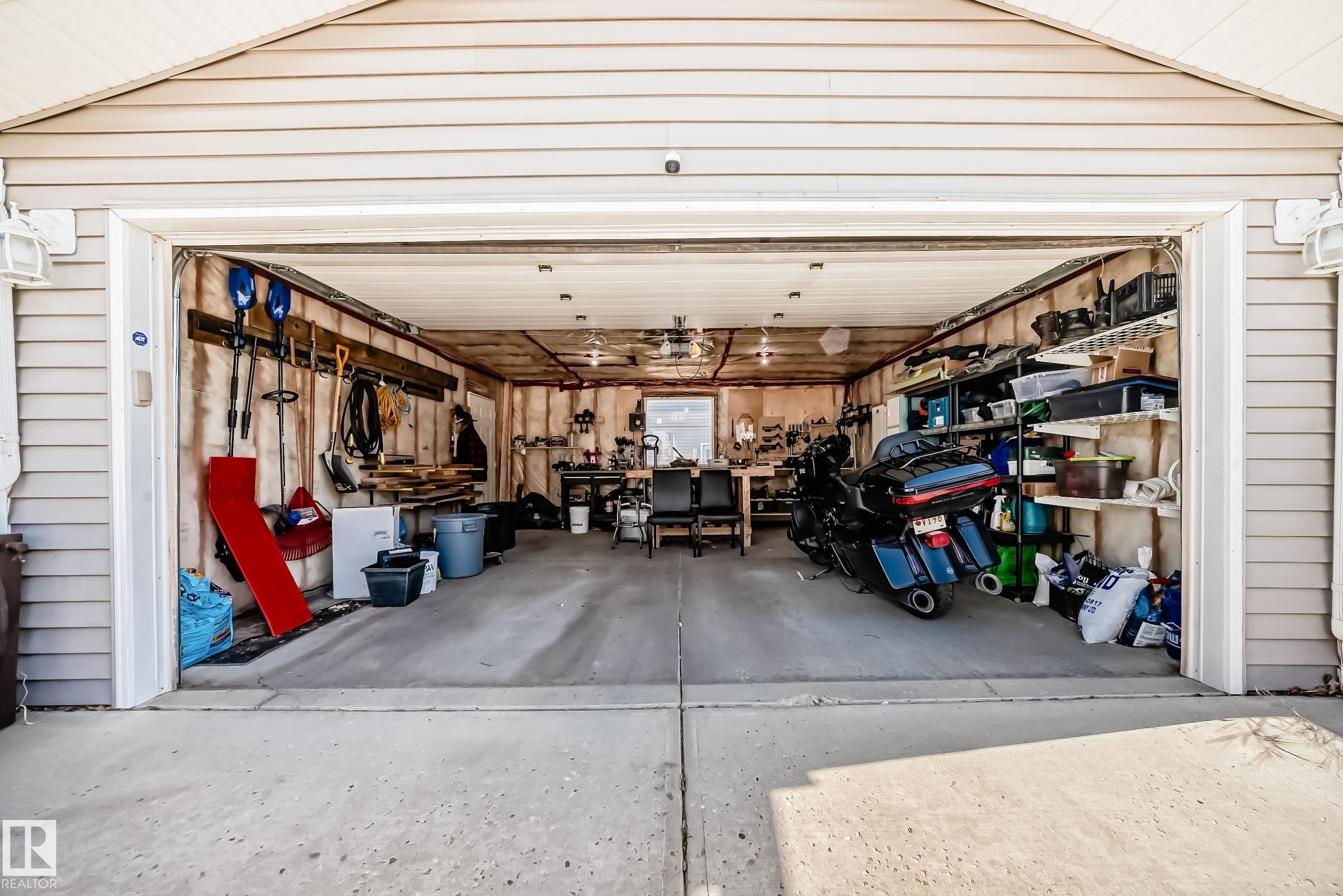 1128 74 Street, Edmonton, AB - Indoor Photo Showing Garage