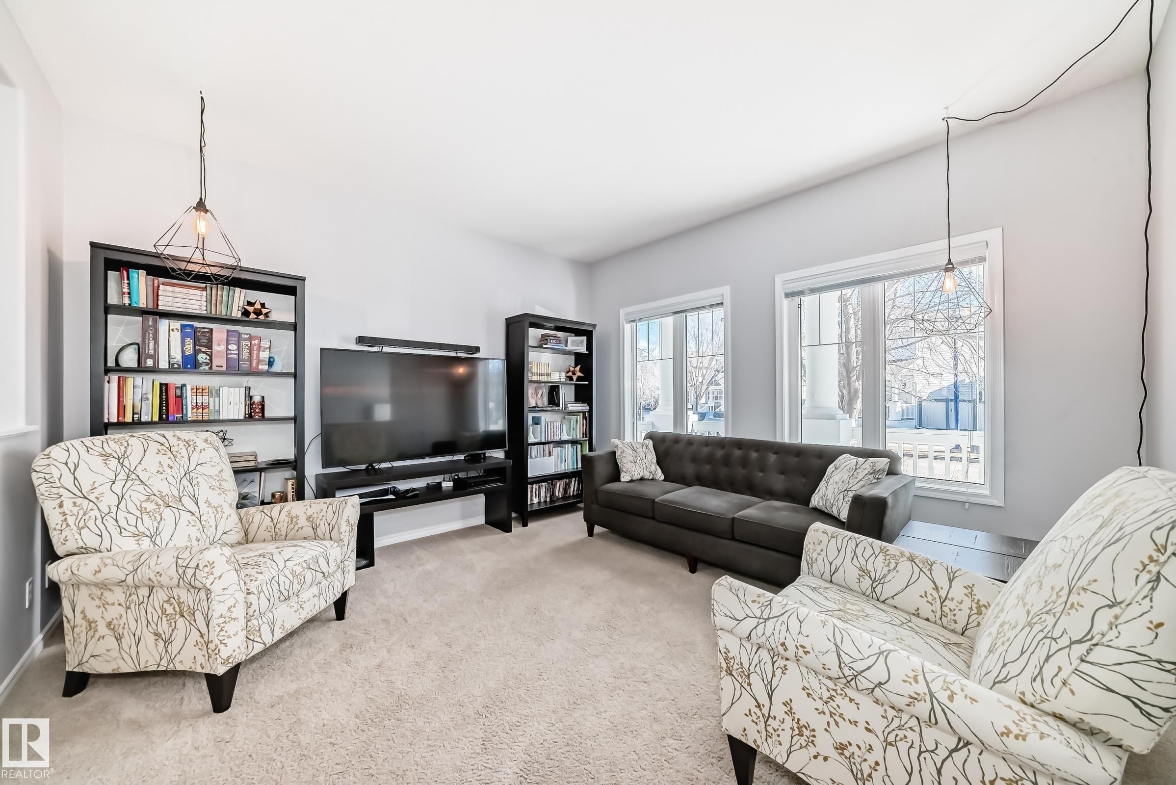 1128 74 Street, Edmonton, AB - Indoor Photo Showing Living Room