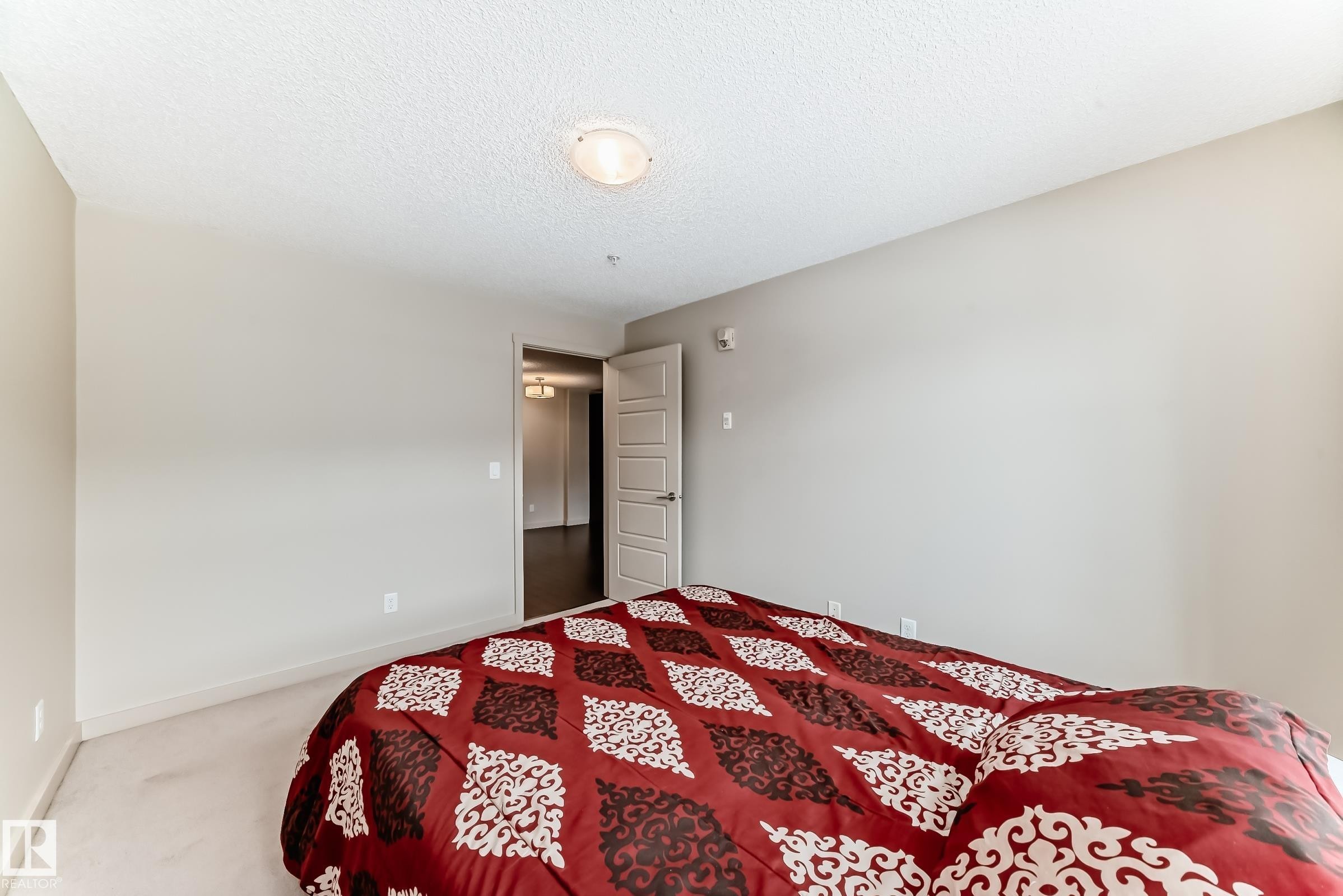 229 6076 Schonsee Way, Edmonton, AB - Indoor Photo Showing Bedroom