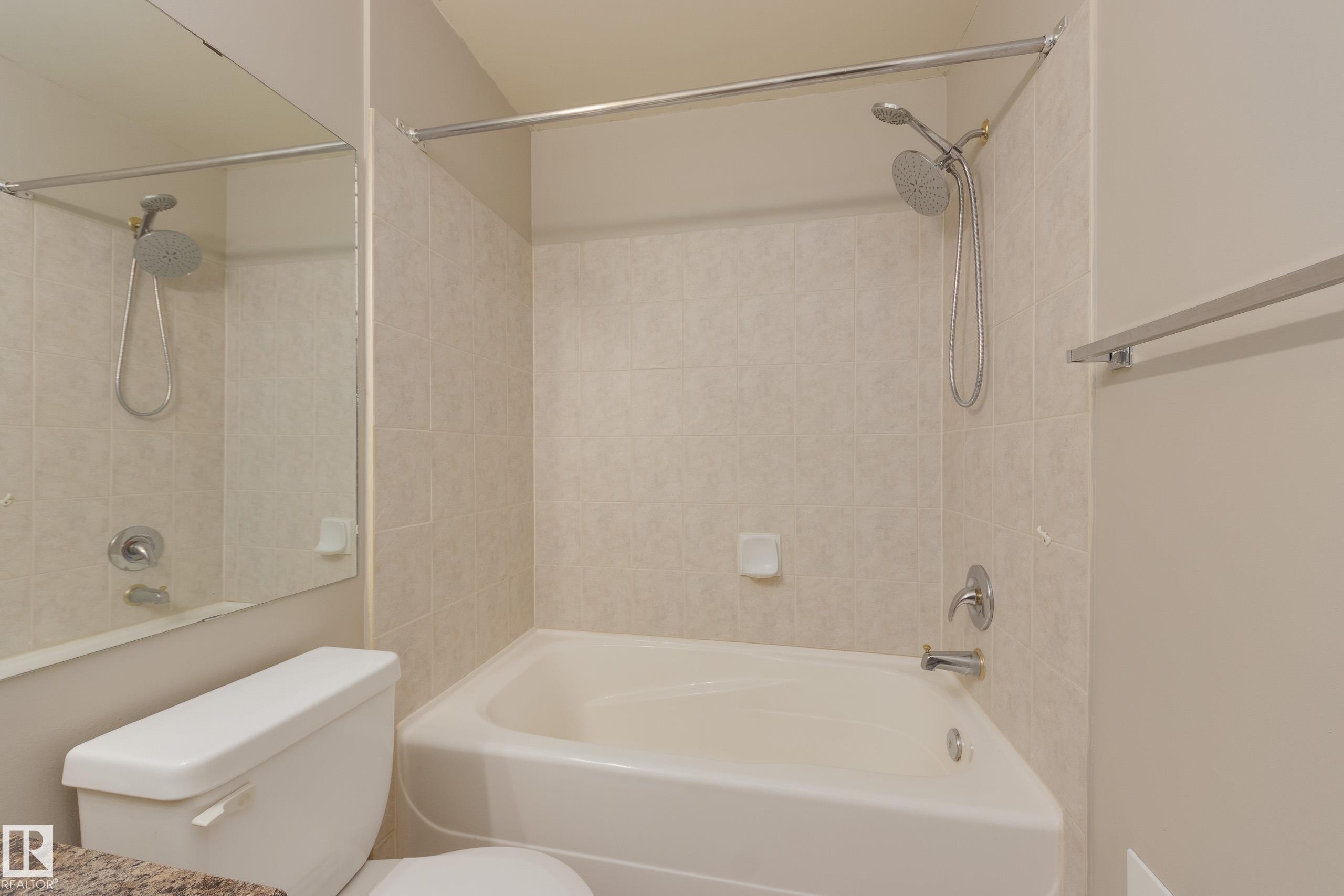 528 17404 64 Avenue, Edmonton, AB - Indoor Photo Showing Bathroom