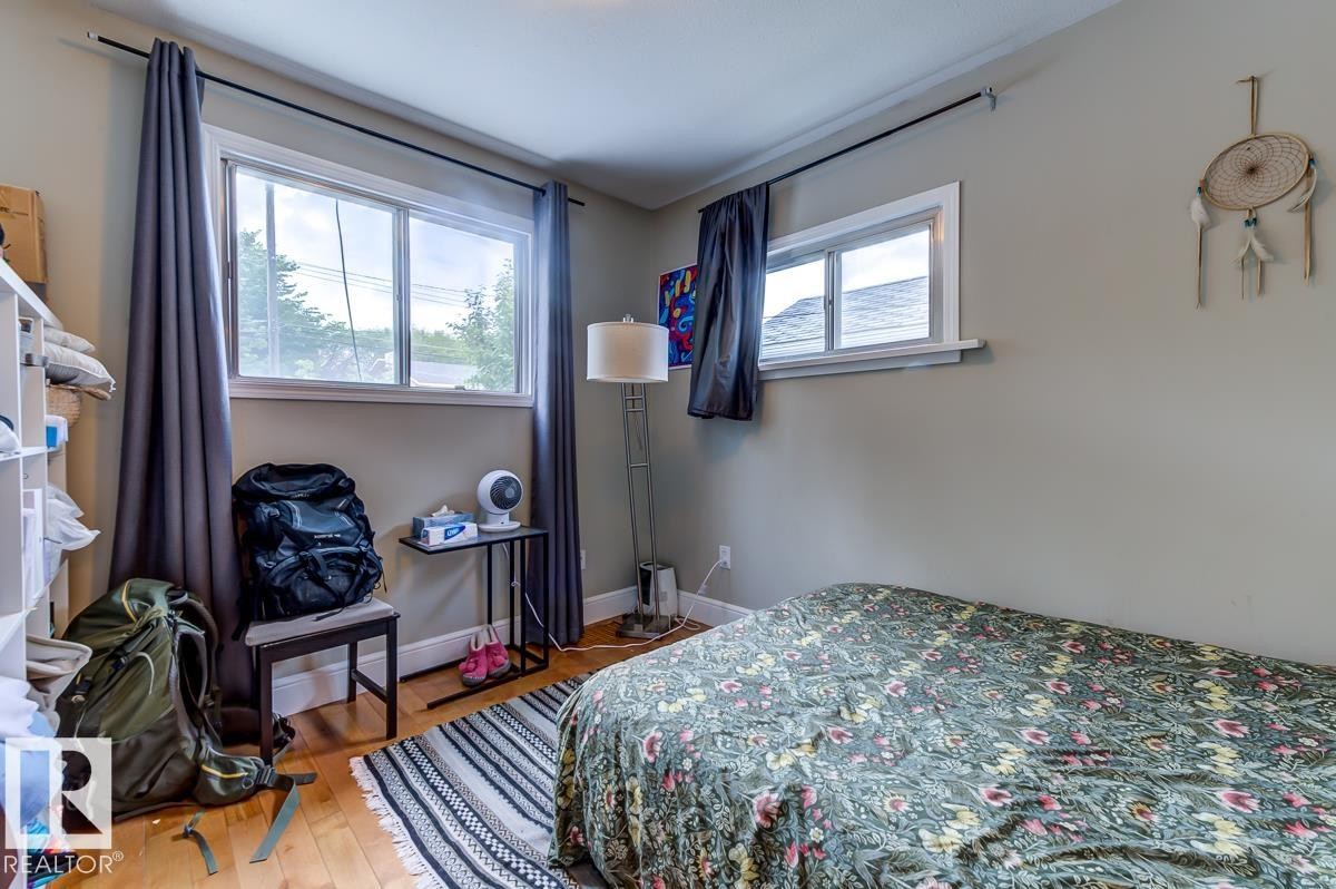 10950 73 Avenue, Edmonton, AB - Indoor Photo Showing Bedroom