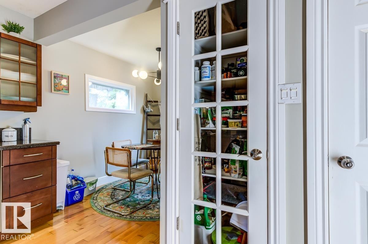 10950 73 Avenue, Edmonton, AB - Indoor