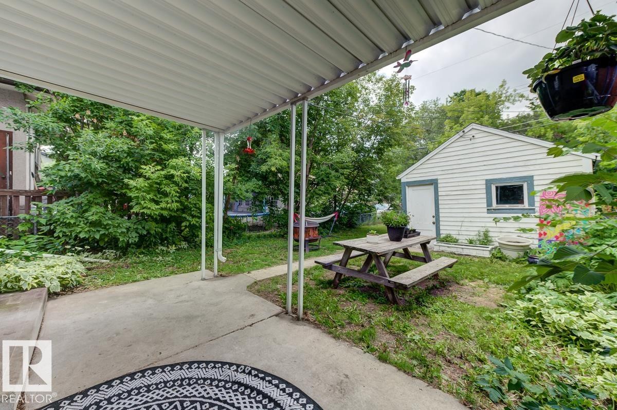 10950 73 Avenue, Edmonton, AB - Outdoor