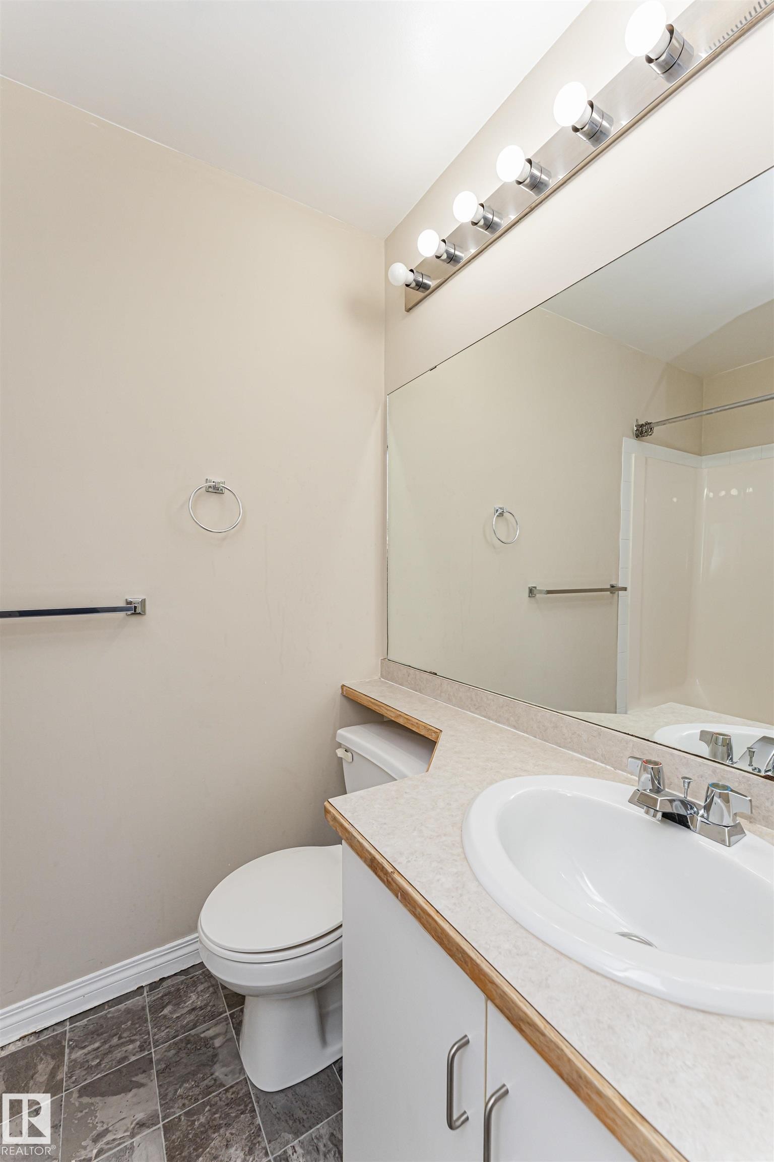 524 10535 122 Street, Edmonton, AB - Indoor Photo Showing Bathroom