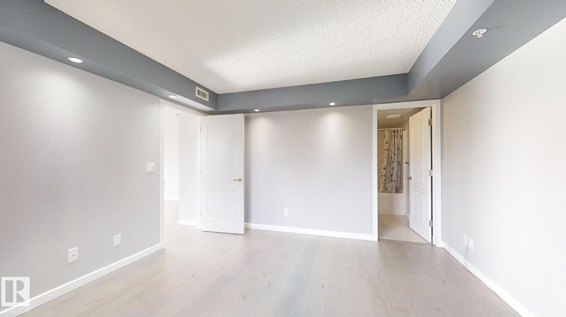 1404 10909 103 Avenue, Edmonton, AB - Indoor Photo Showing Other Room