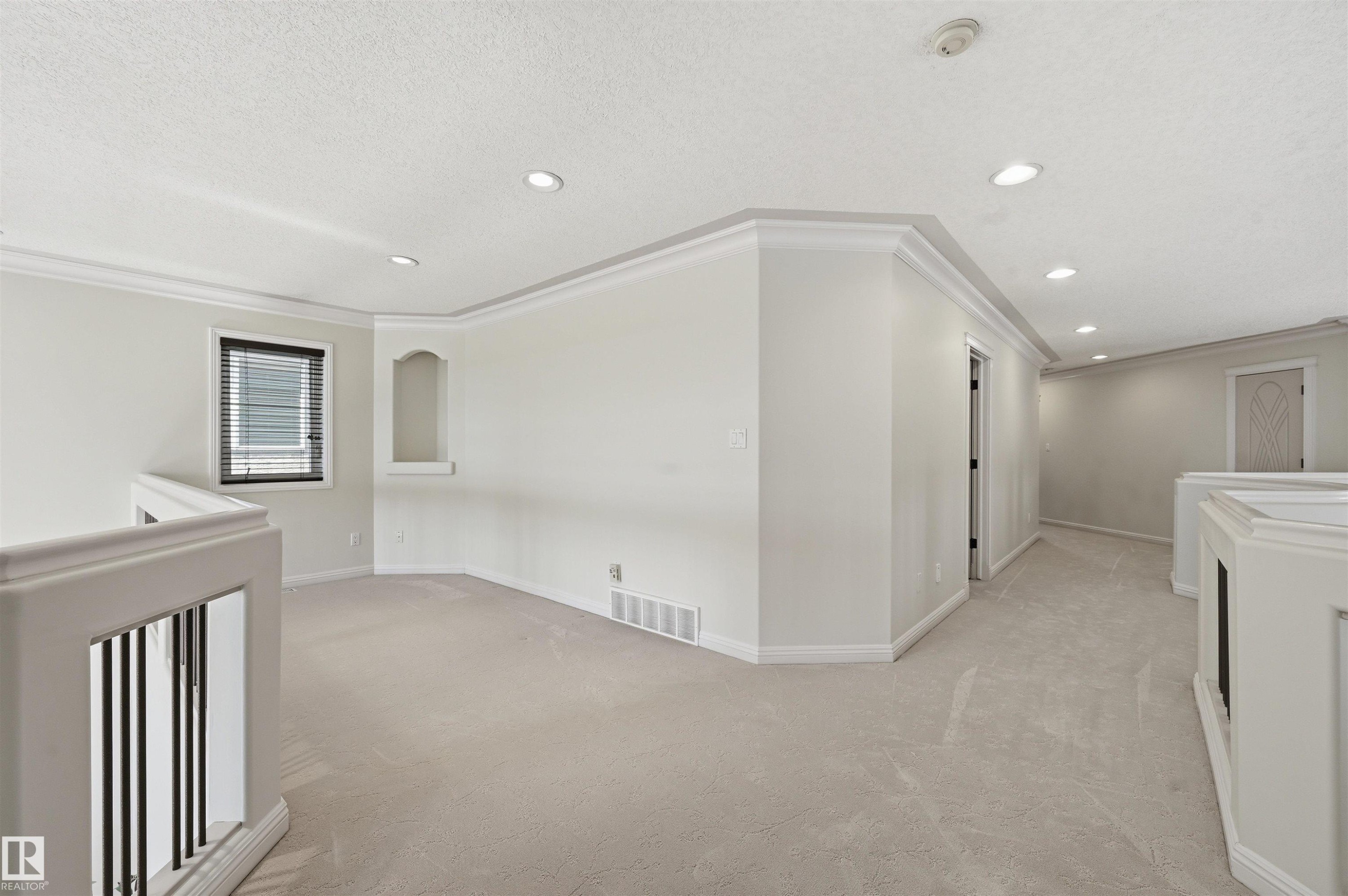 2423 Tegler Green, Edmonton, AB - Indoor Photo Showing Laundry Room
