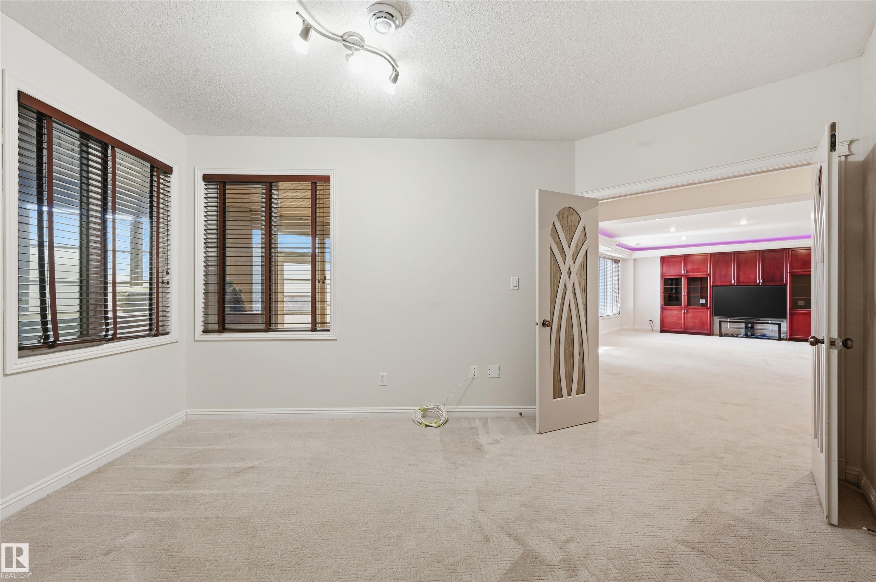 2423 Tegler Green, Edmonton, AB - Indoor Photo Showing Other Room