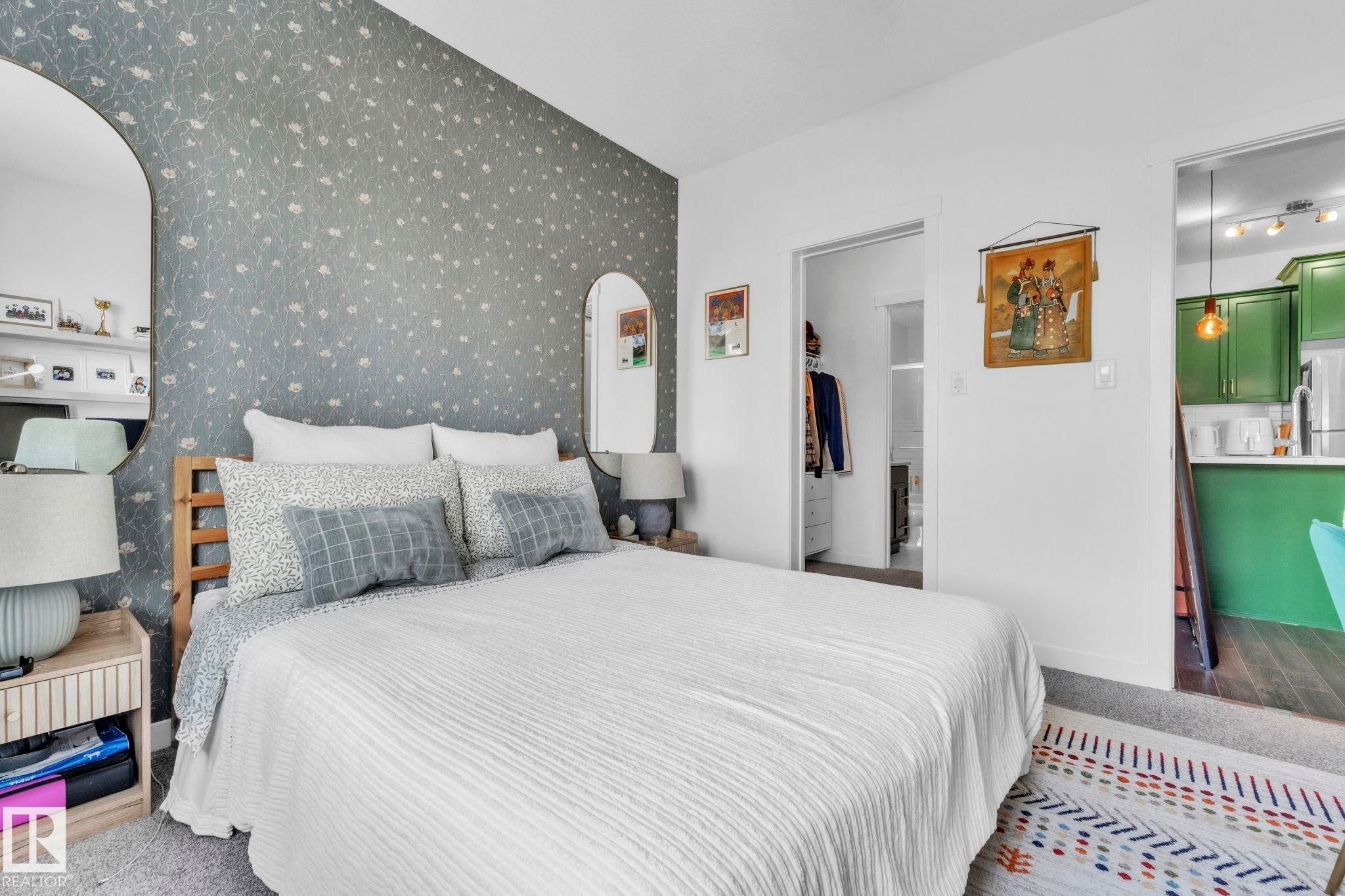 203 812 Welsh Drive, Edmonton, AB - Indoor Photo Showing Bedroom