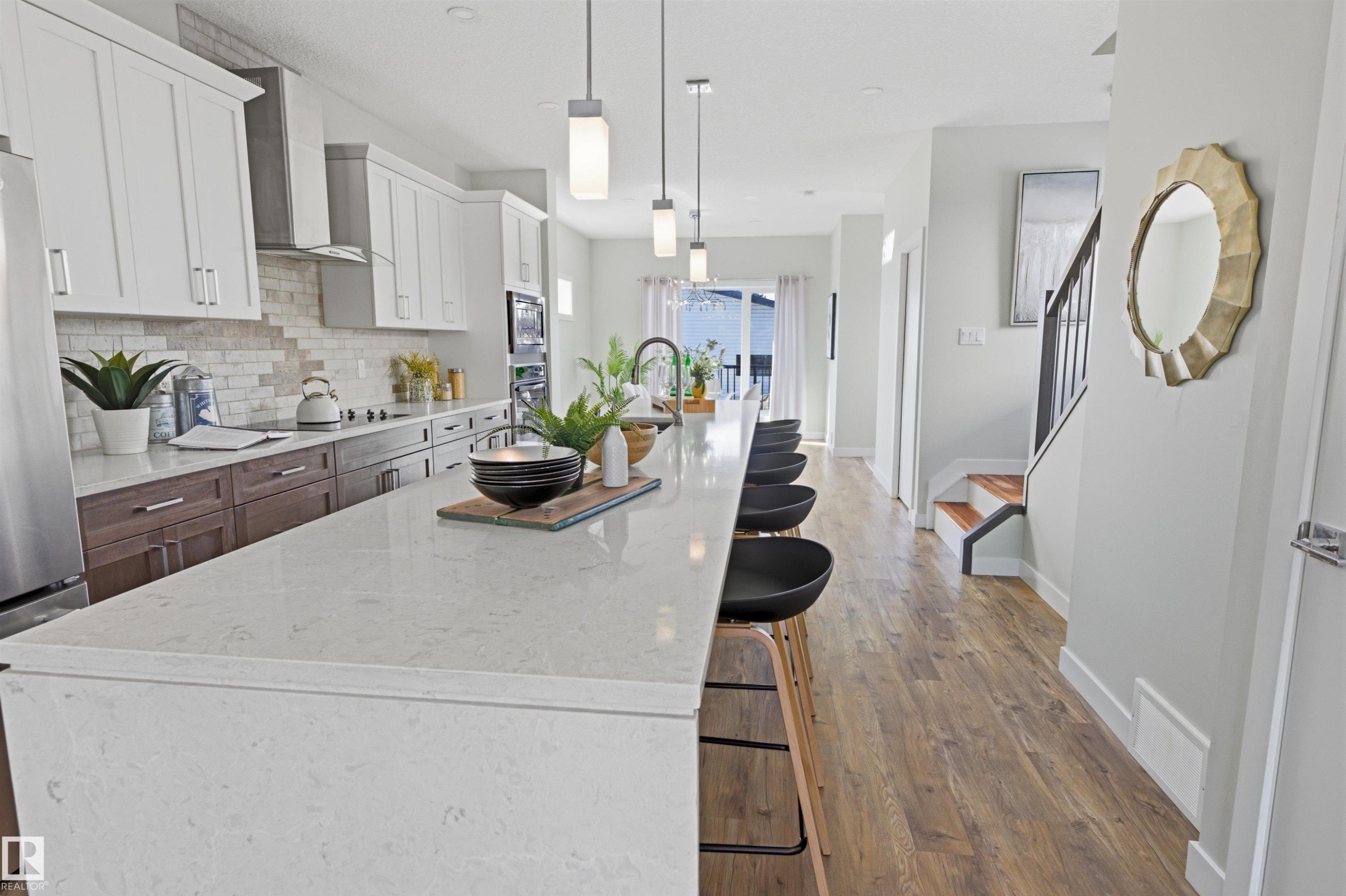 9928 151 Street Nw, Edmonton, AB - Indoor Photo Showing Kitchen With Upgraded Kitchen
