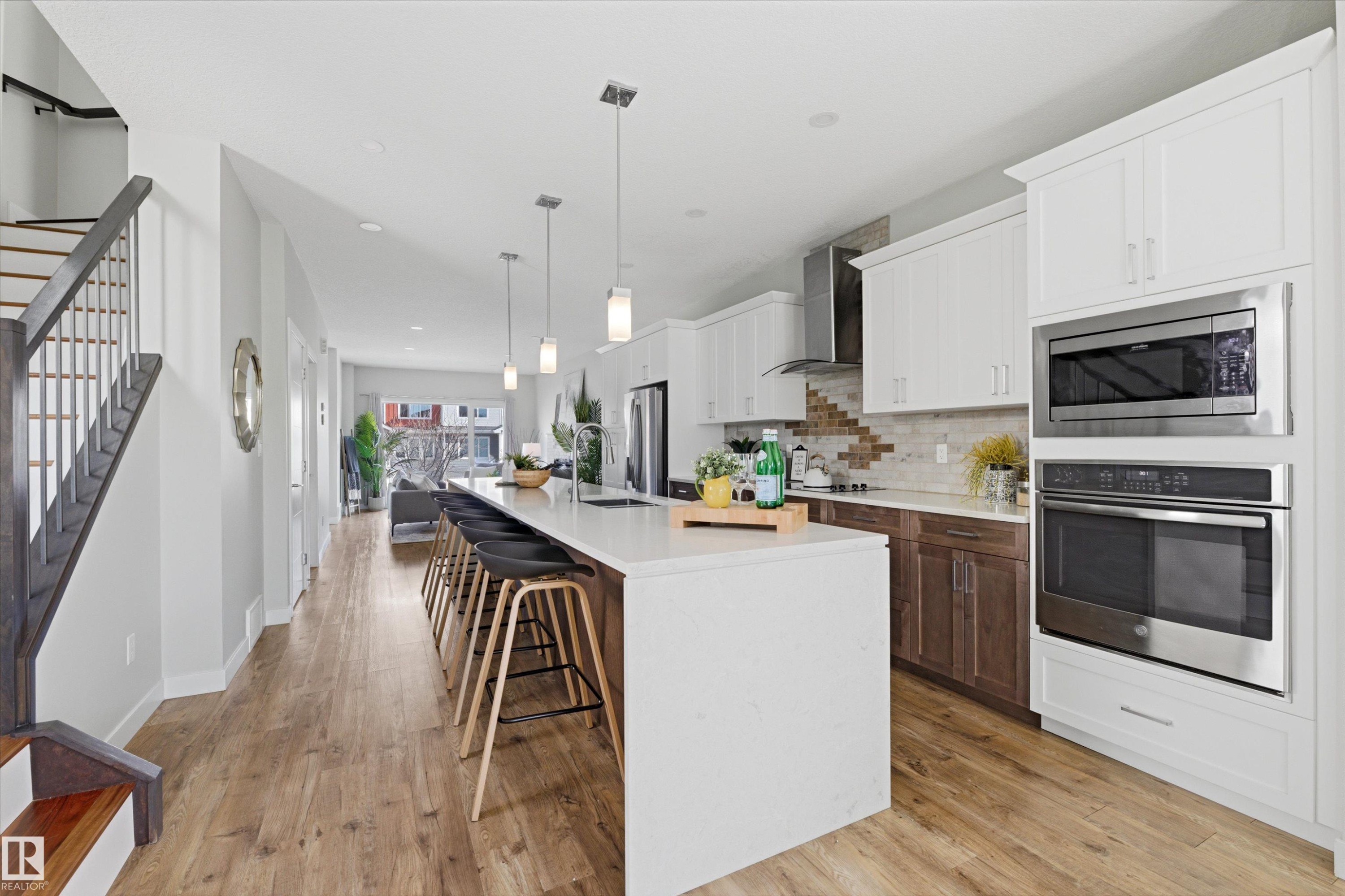 9928 151 Street Nw, Edmonton, AB - Indoor Photo Showing Kitchen With Upgraded Kitchen