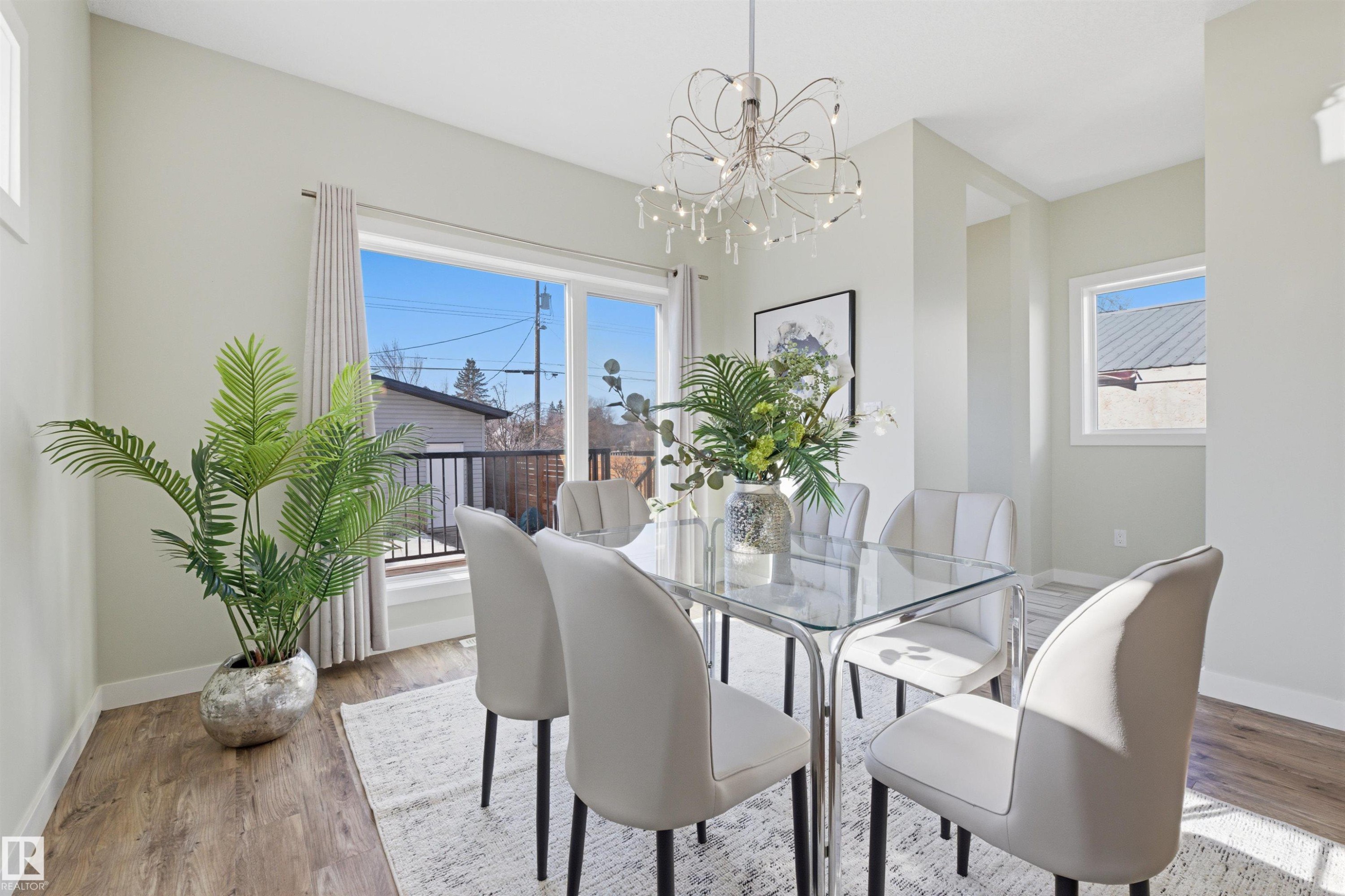 9928 151 Street Nw, Edmonton, AB - Indoor Photo Showing Dining Room