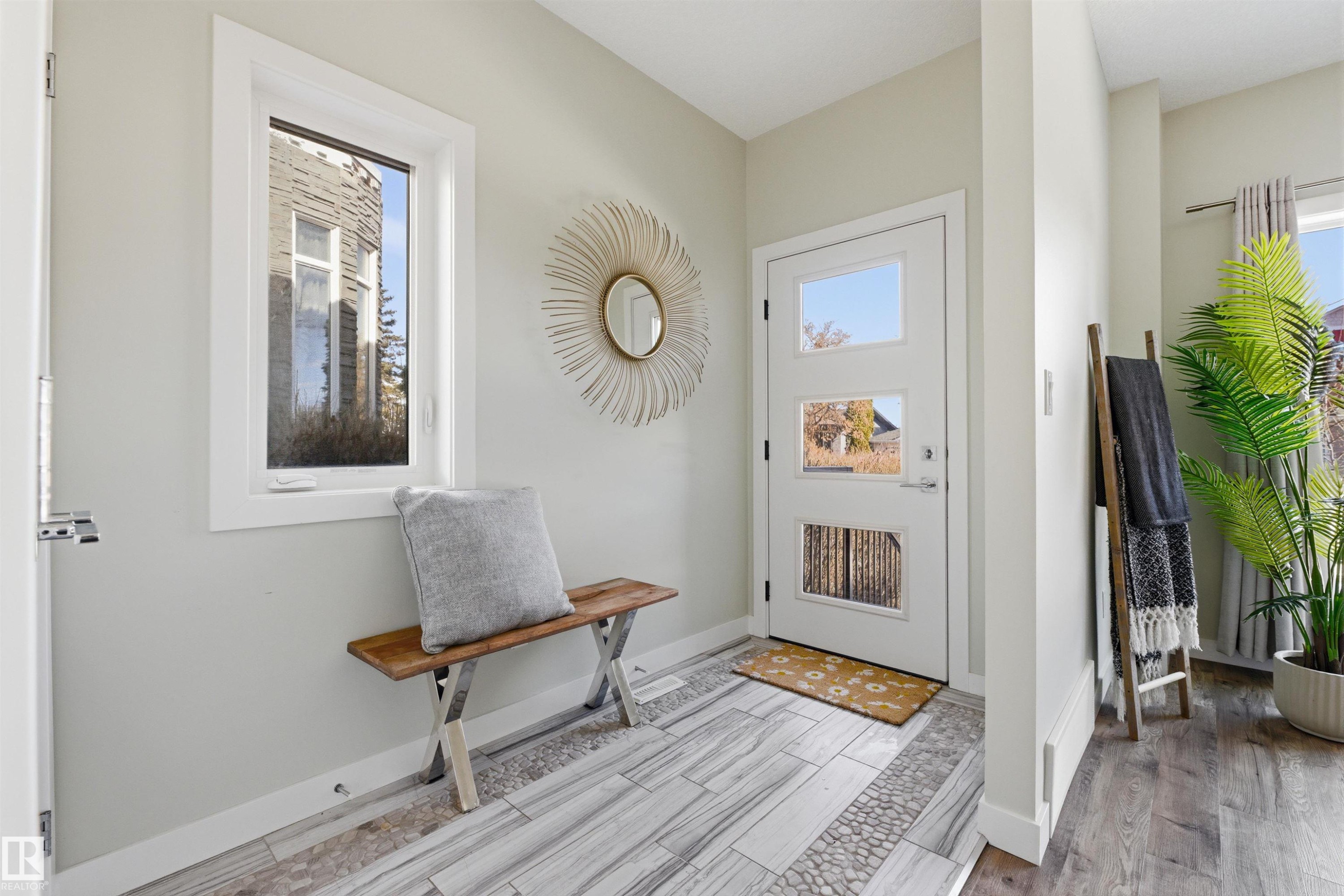9928 151 Street Nw, Edmonton, AB - Indoor Photo Showing Other Room